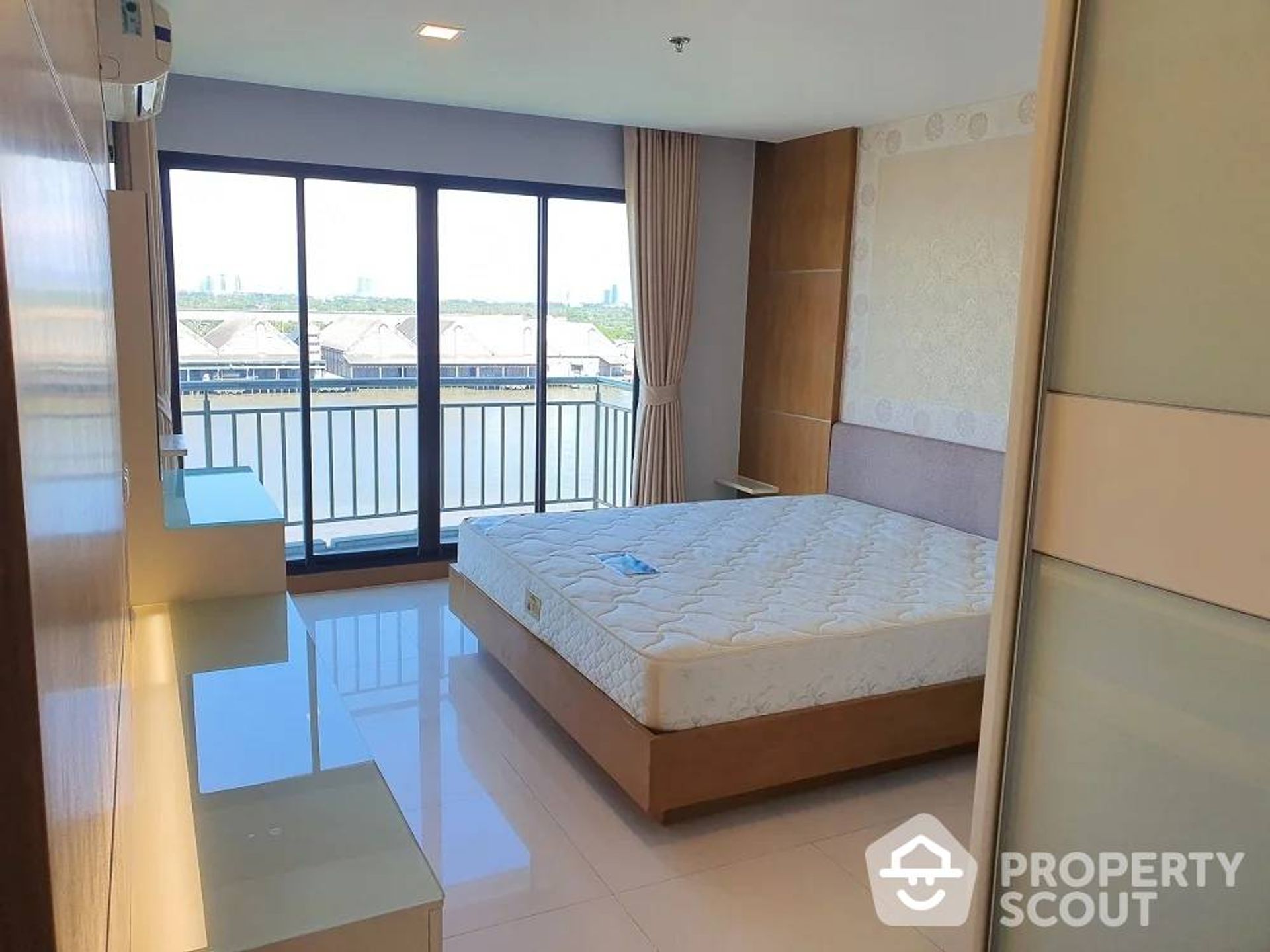 Condominium in Ban Wat Bang Kachao Klang, Samut Prakan 12468020