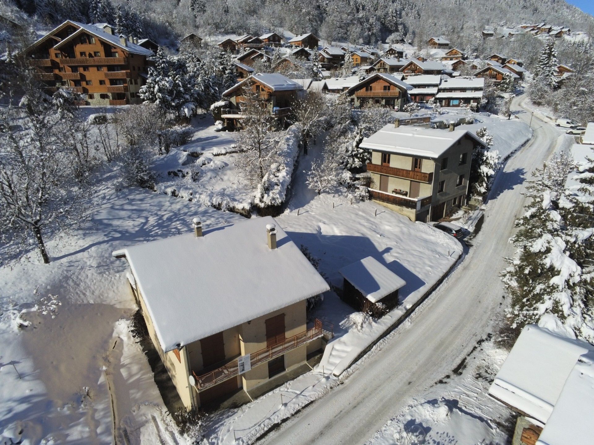 Outro no Les Allues, Auvérnia-Ródano-Alpes 12469973