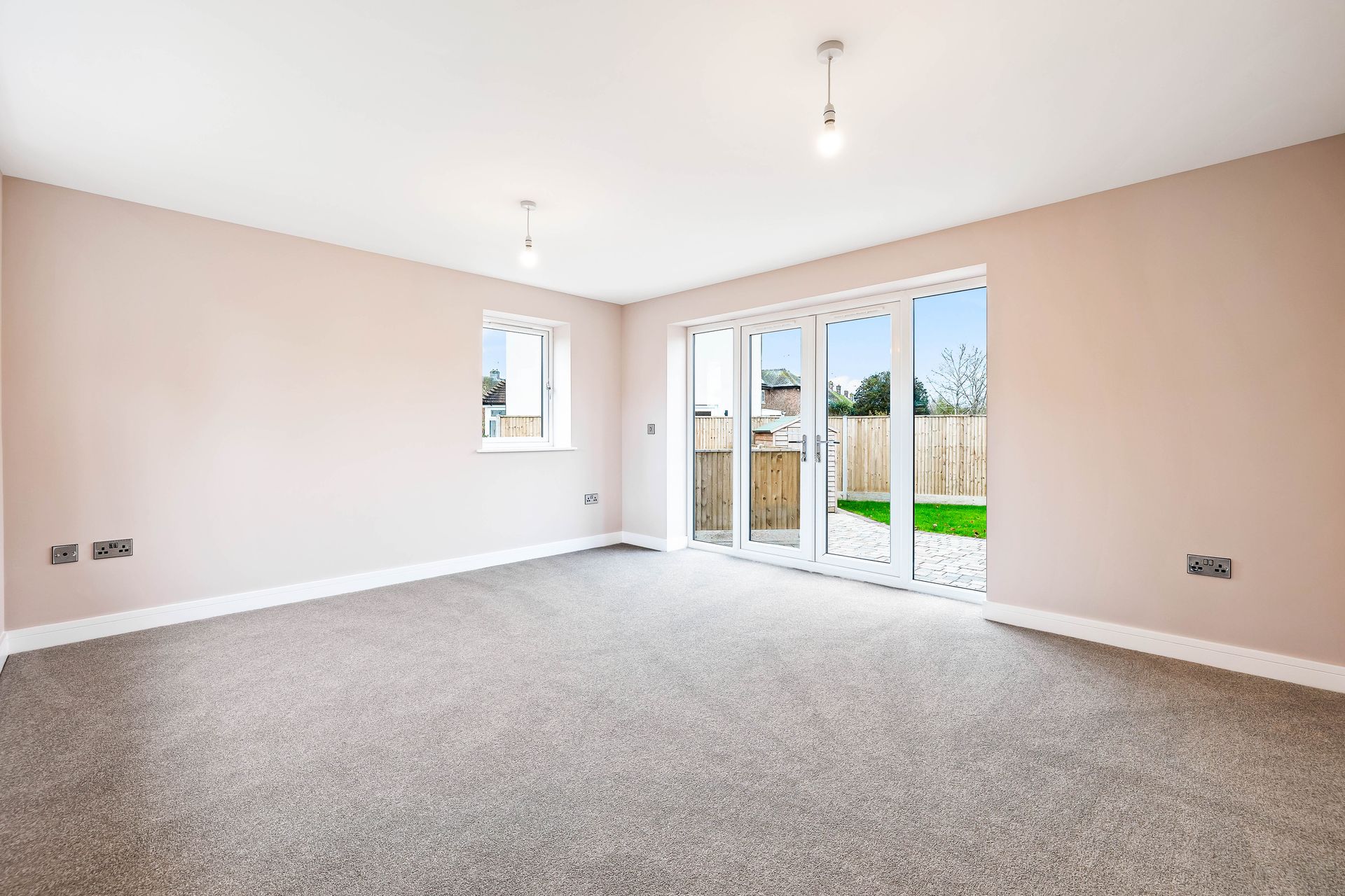 House in Horley, Surrey 12469979