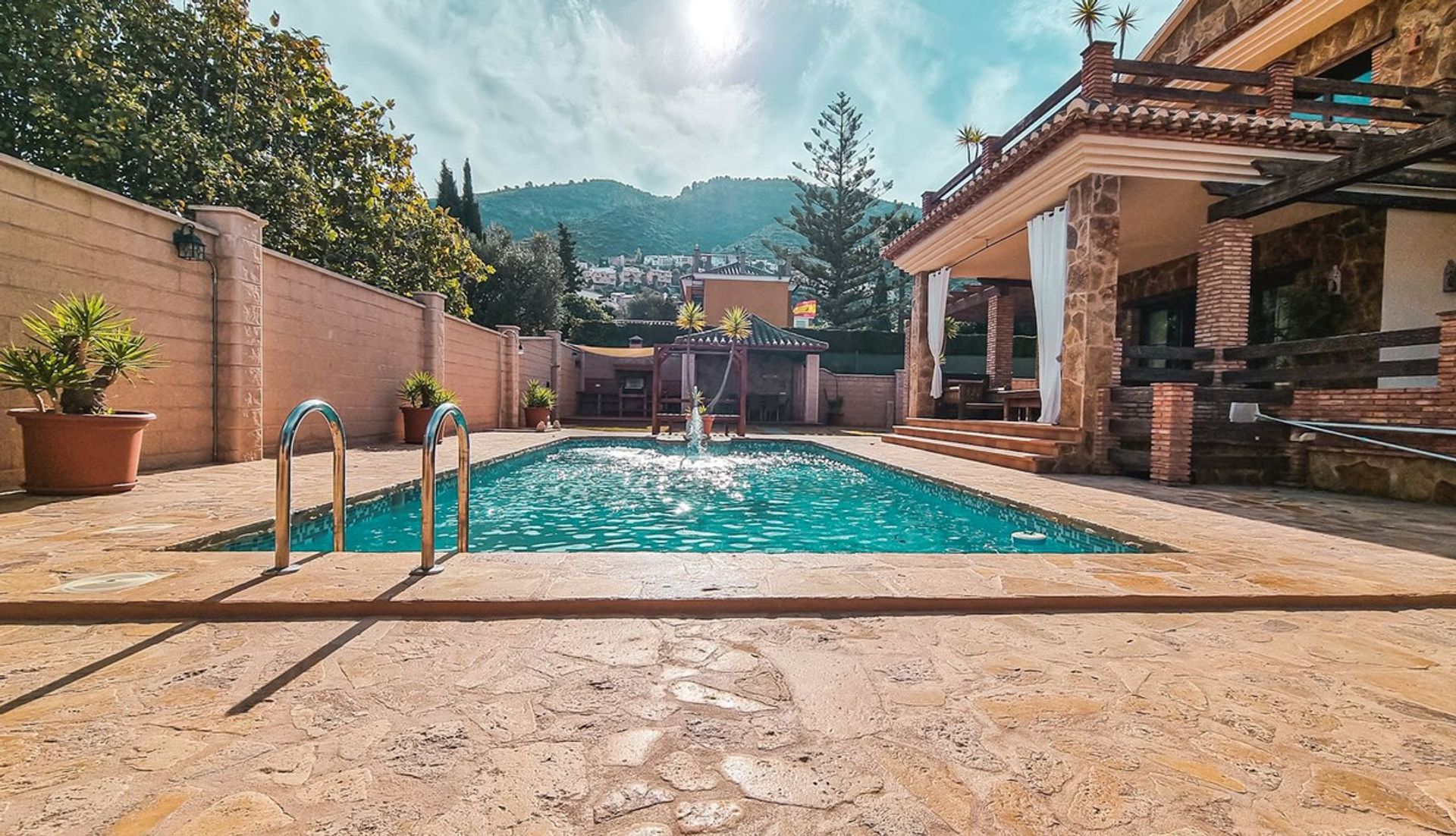 Rumah di Alhaurín de la Torre, Andalusia 12469998