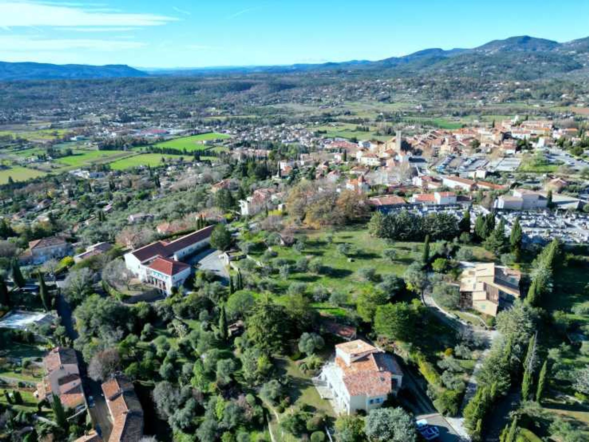 casa en Tourrettes, Provence-Alpes-Côte d'Azur 12470185