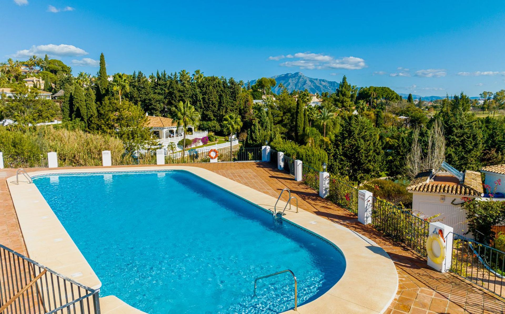 Condominium dans Benahavís, Andalusia 12471827