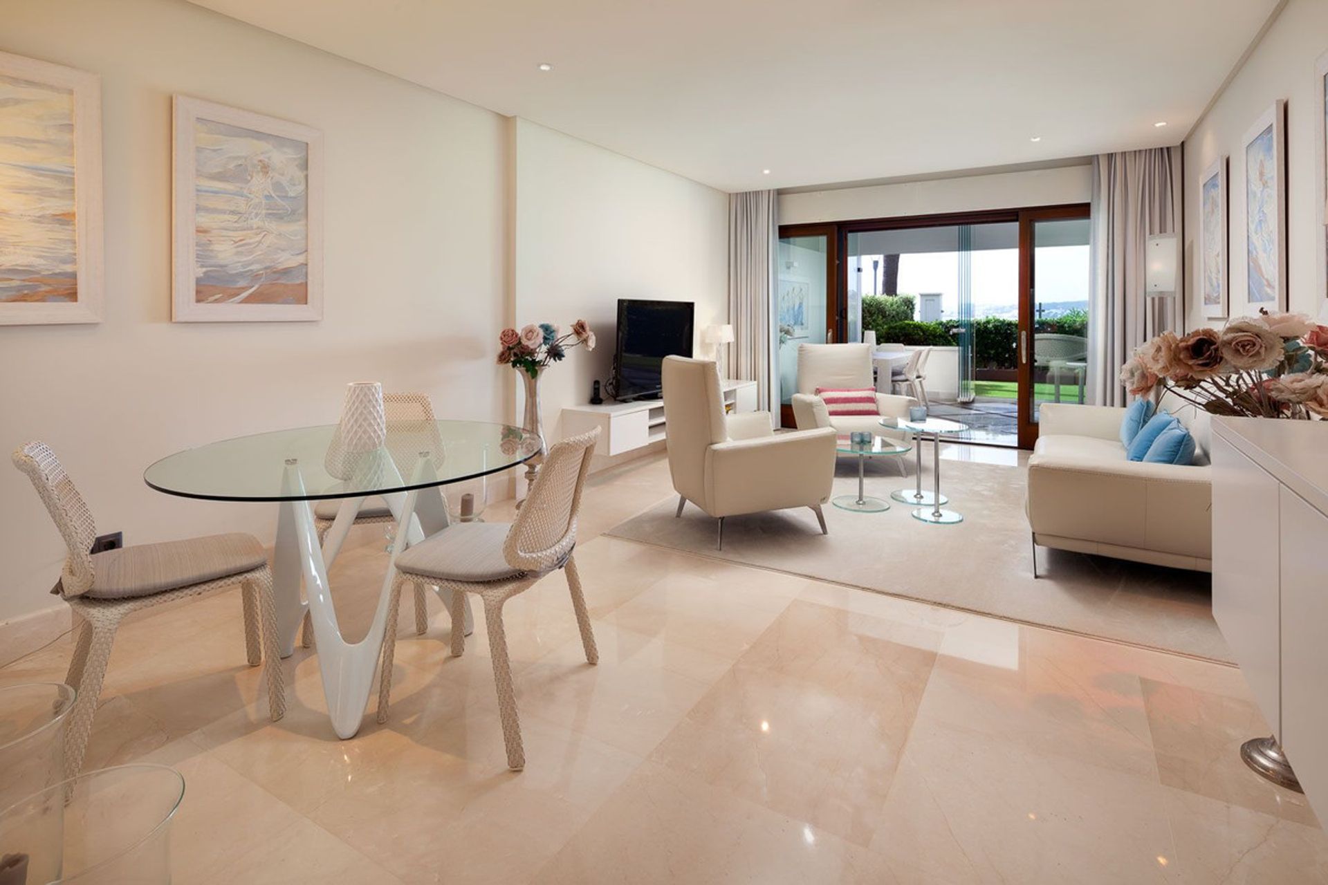 Condominium in Estepona, Andalusia 12472123