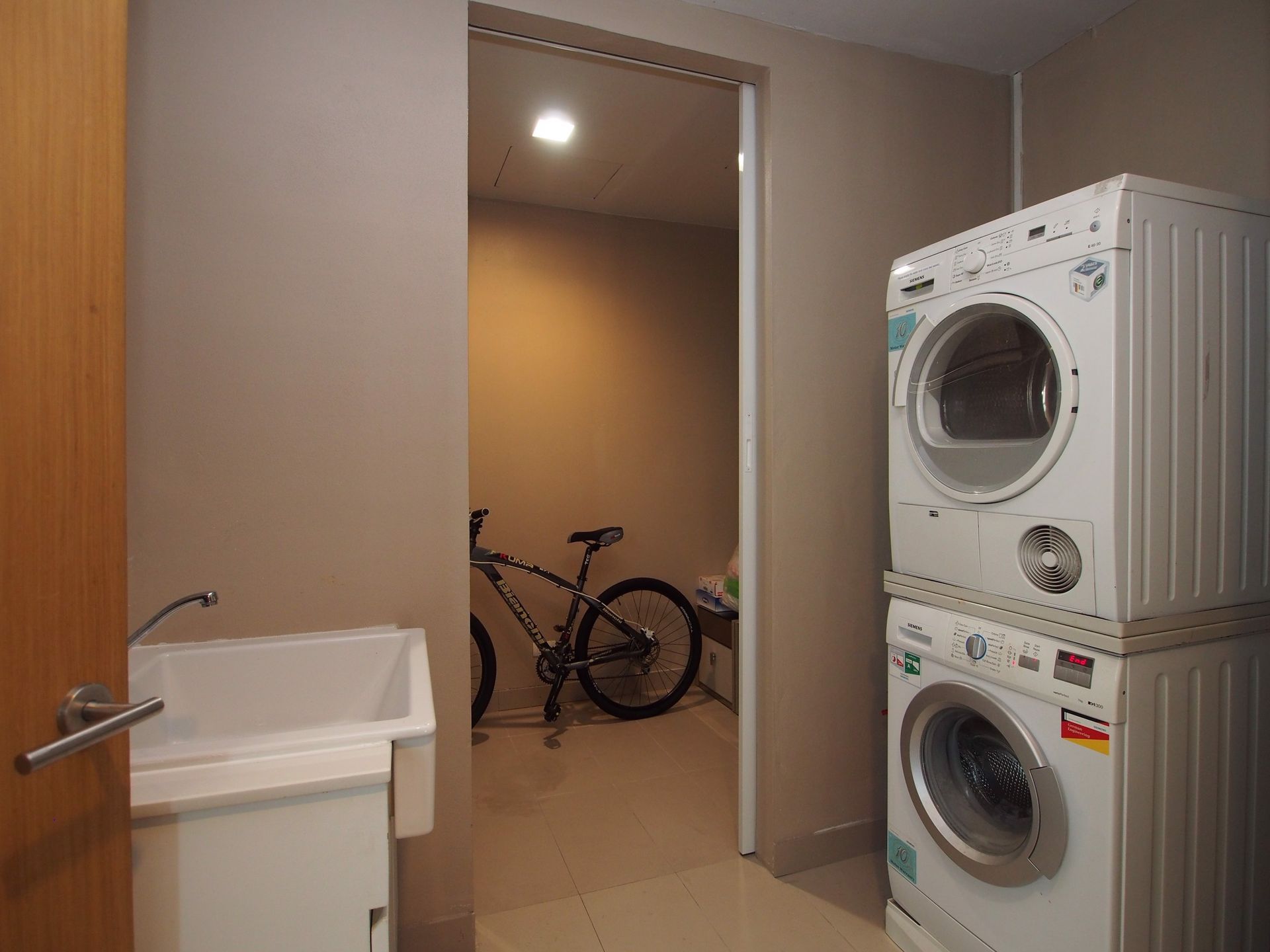 Condominium in , Krung Thep Maha Nakhon 12472533