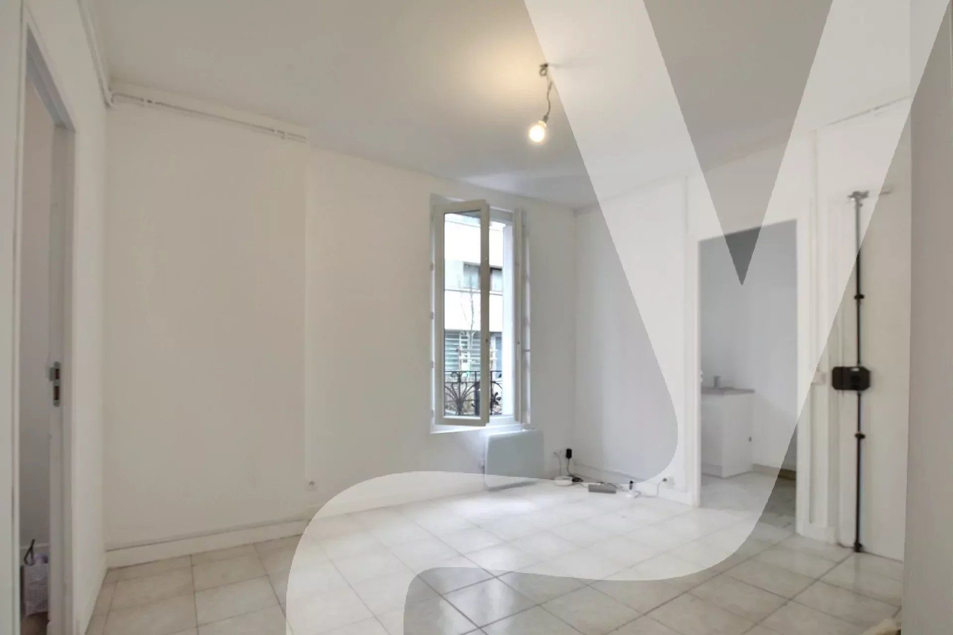 Condominium in Montreuil, Ile-de-France 12473500