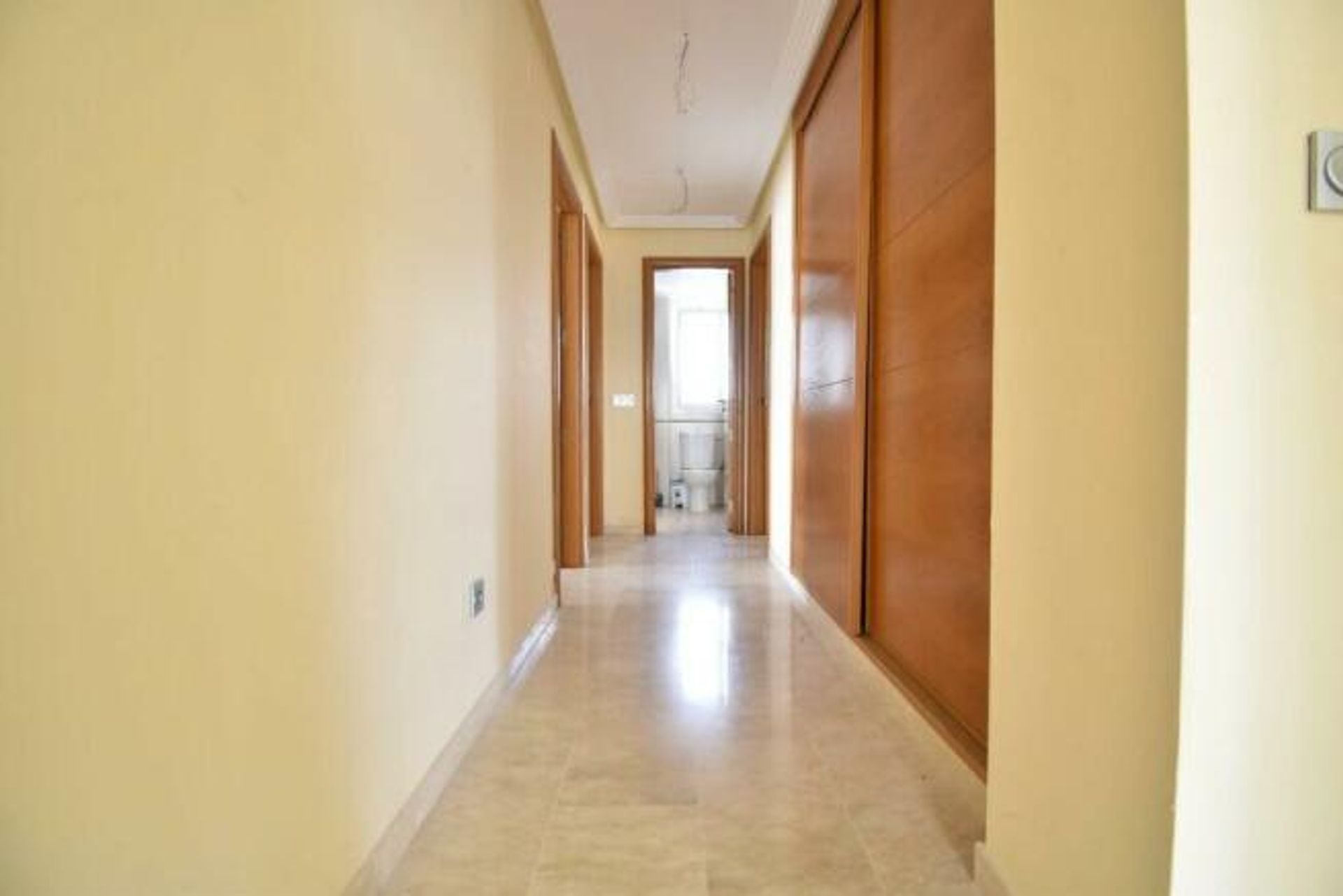 Condominio nel Puerto de la Duquesa, Andalusia 12476125