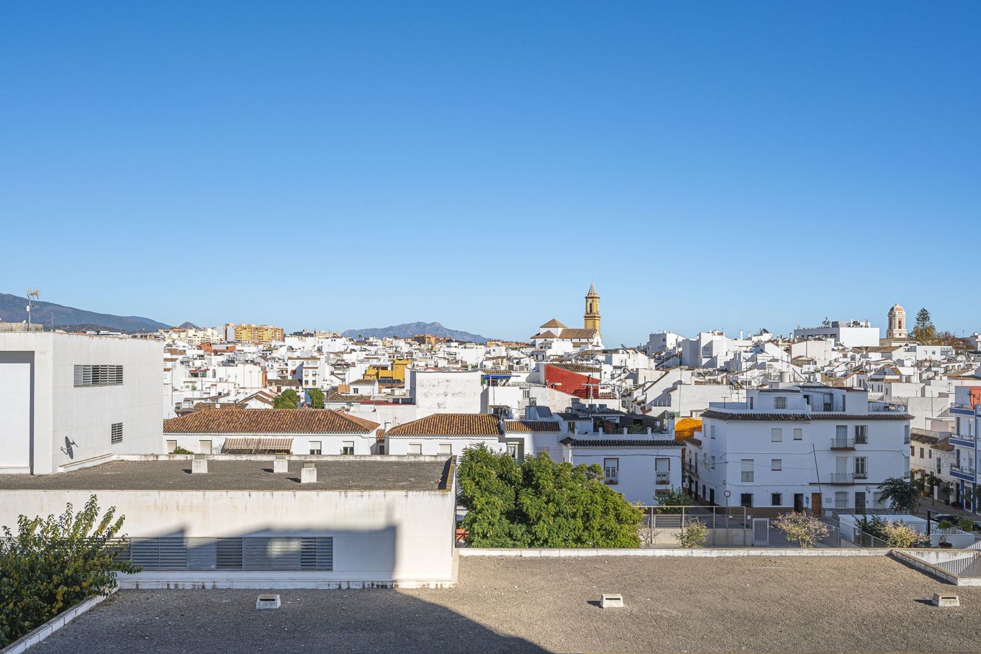 Eigentumswohnung im Estepona, Andalusia 12476156