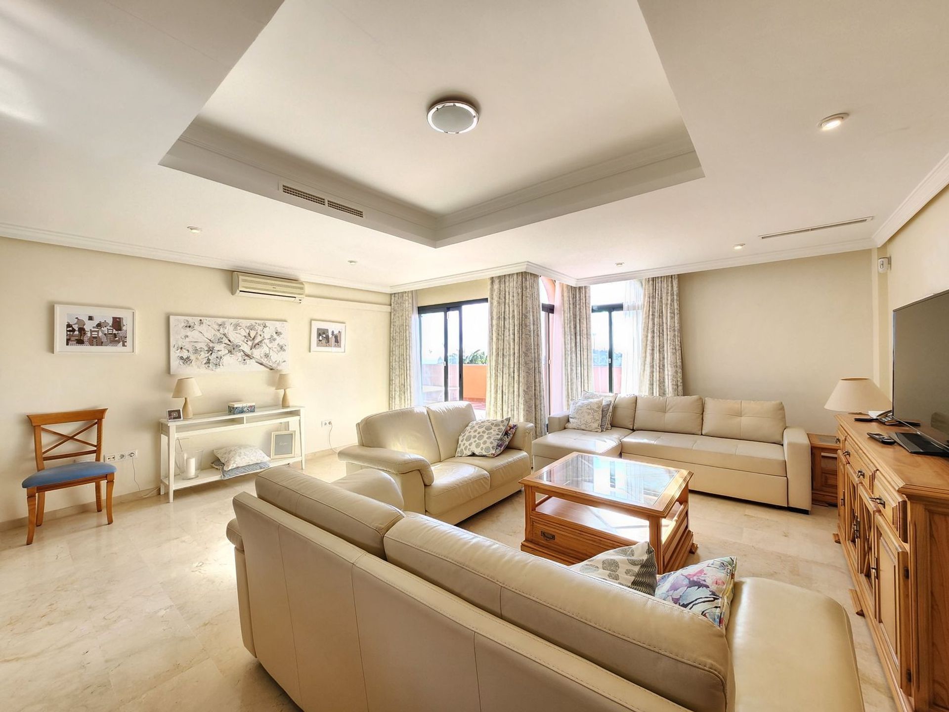 Condominium in Marbella, Andalusia 12476277