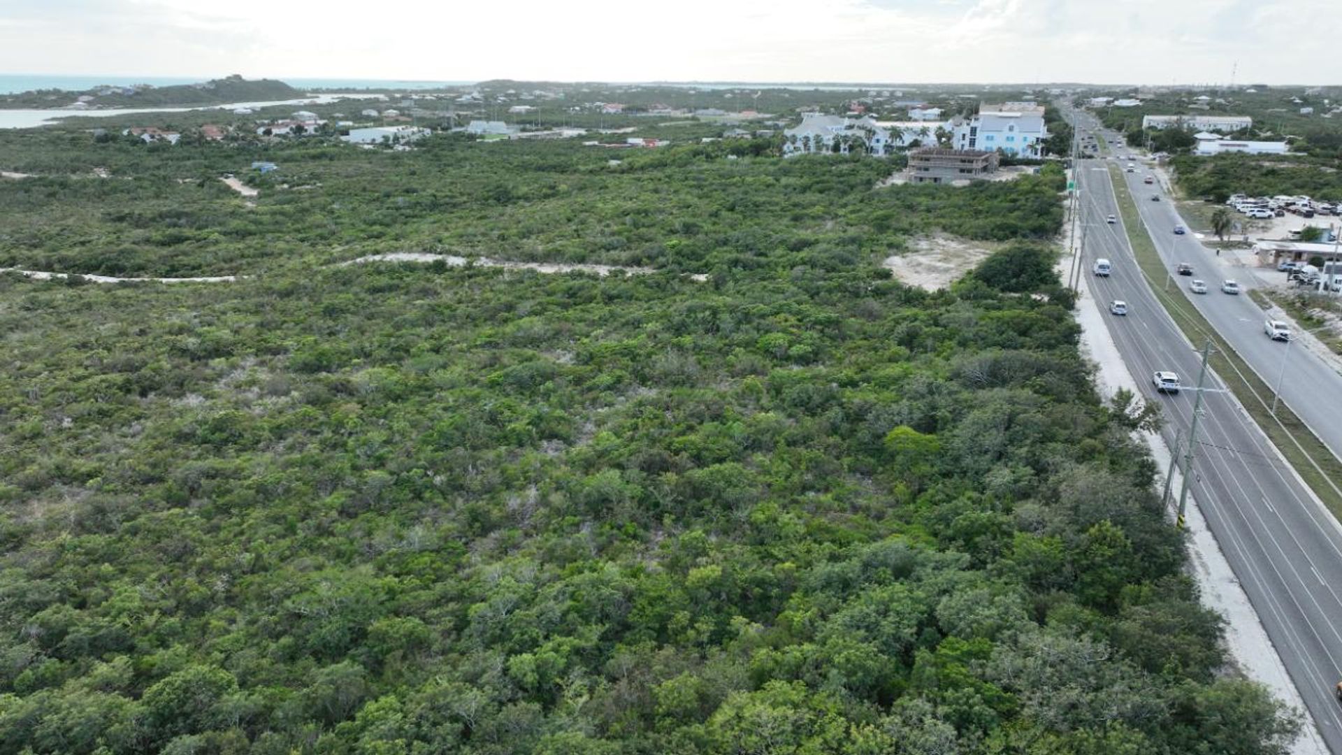 Land i , Caicos Islands 12477208