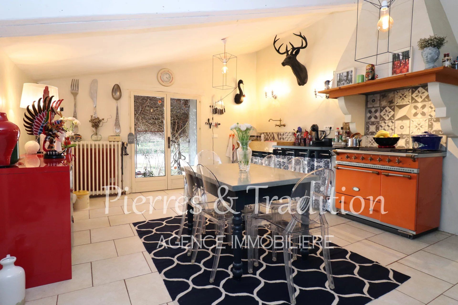 Casa nel Saint-Saturnin-lès-Apt, Vaucluse 12477493