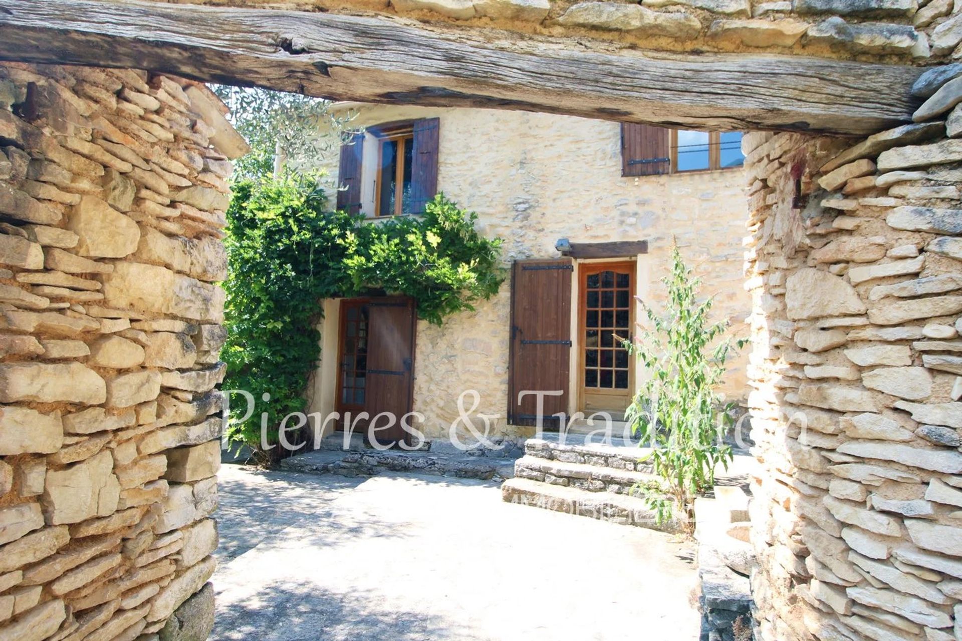 Hus i Banon, Alpes-de-Haute-Provence 12477512