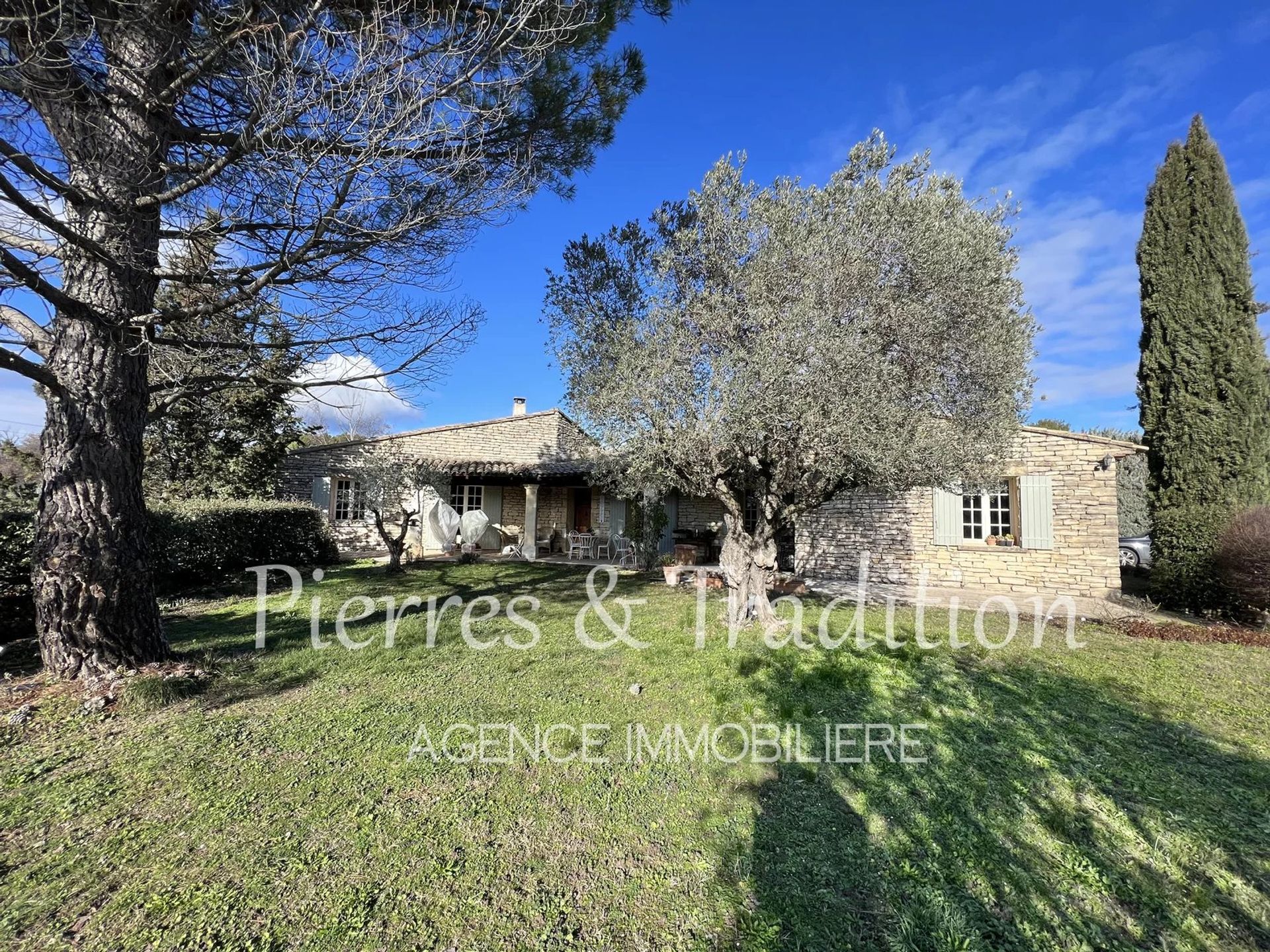 House in Murs, Provence-Alpes-Cote d'Azur 12477536