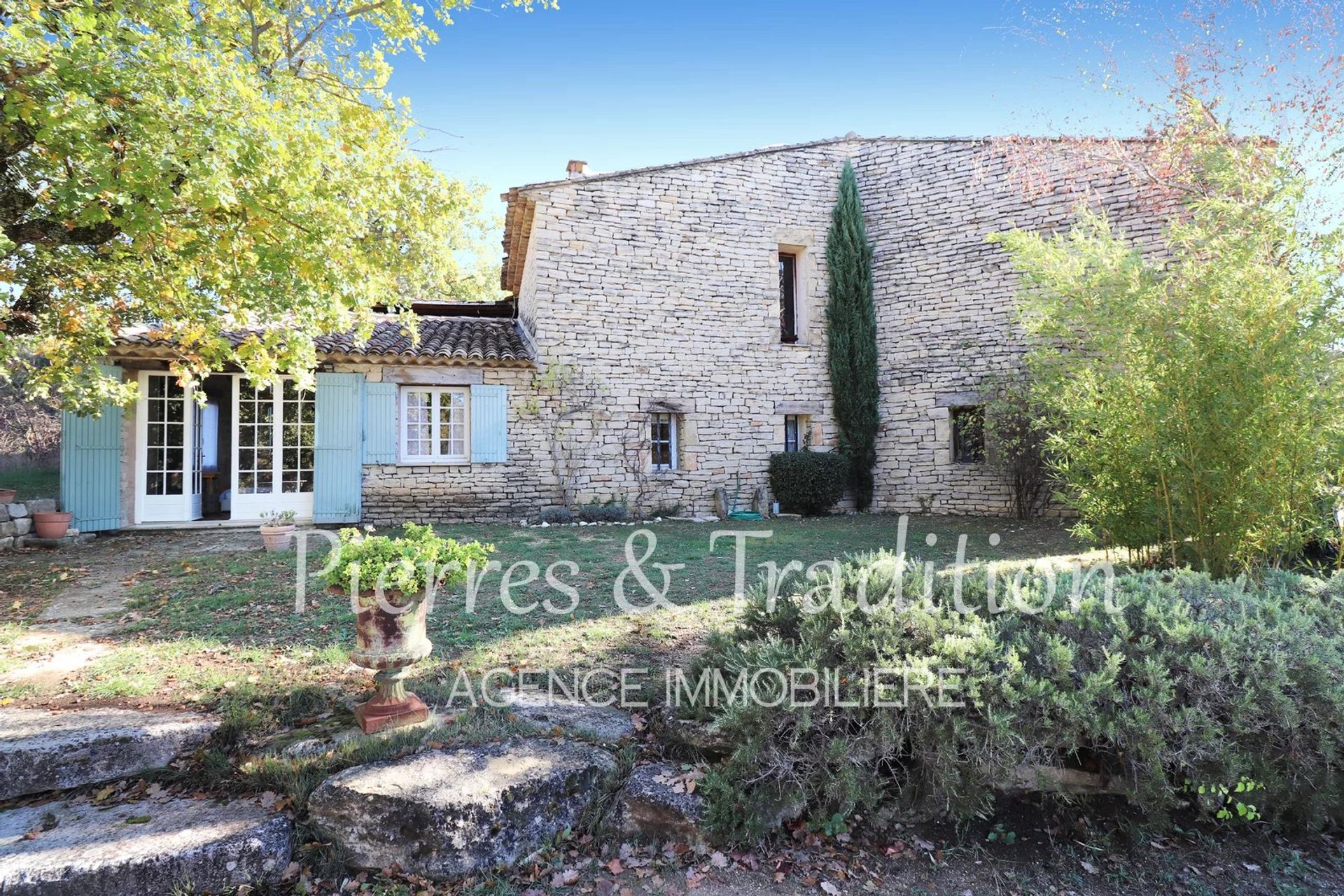 House in Murs, Provence-Alpes-Cote d'Azur 12477536