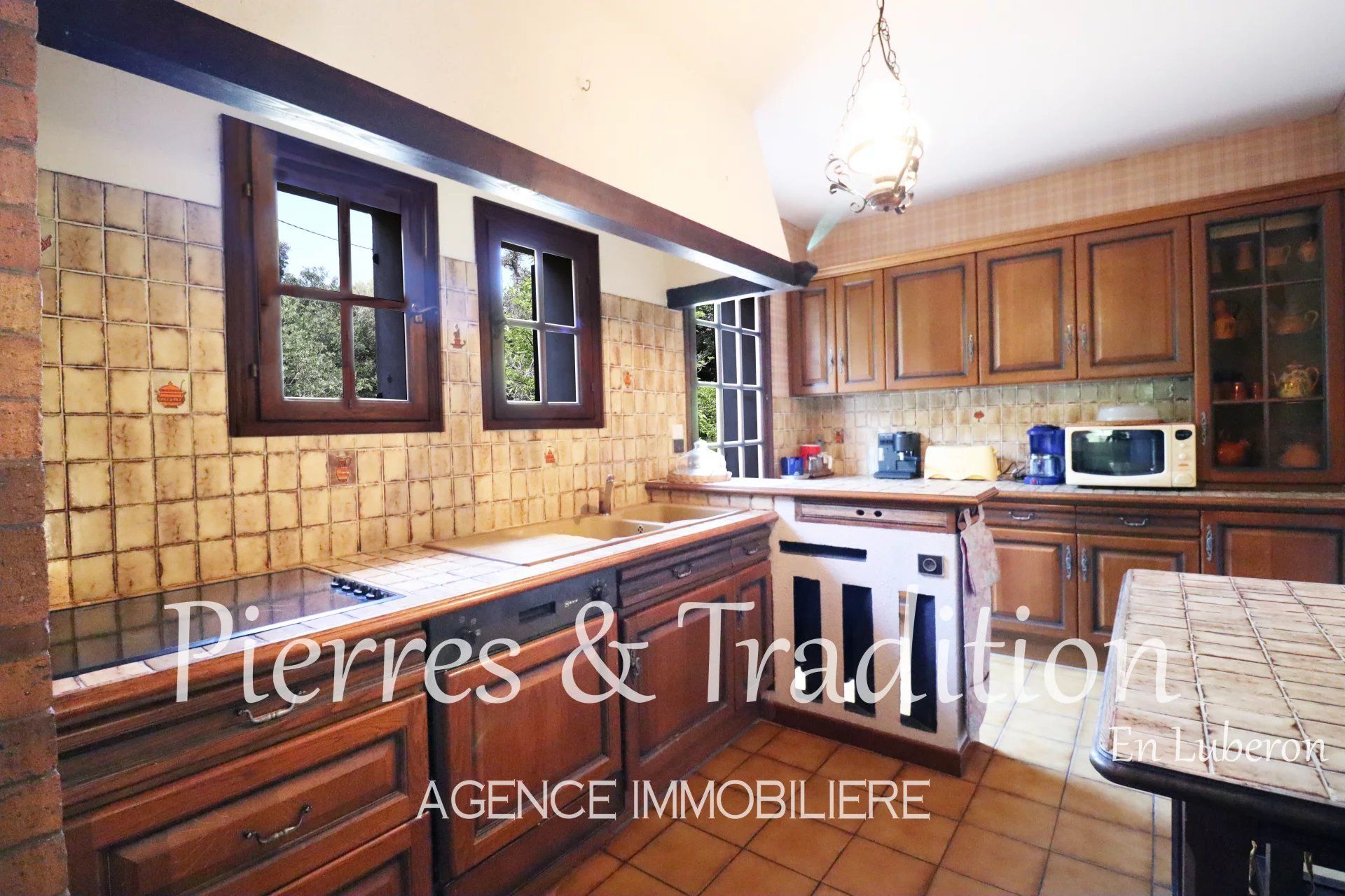 Hus i Apt, Provence-Alpes-Cote d'Azur 12477543