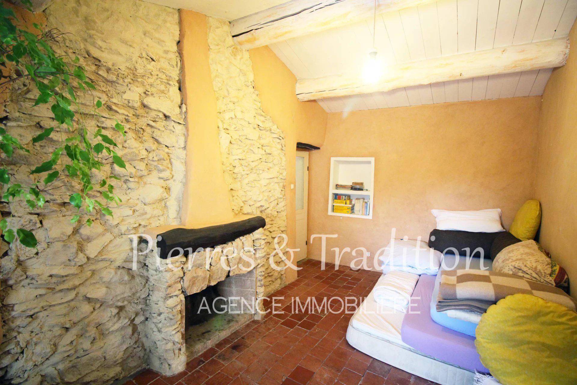 House in Saint-Saturnin-lès-Apt, Vaucluse 12477547