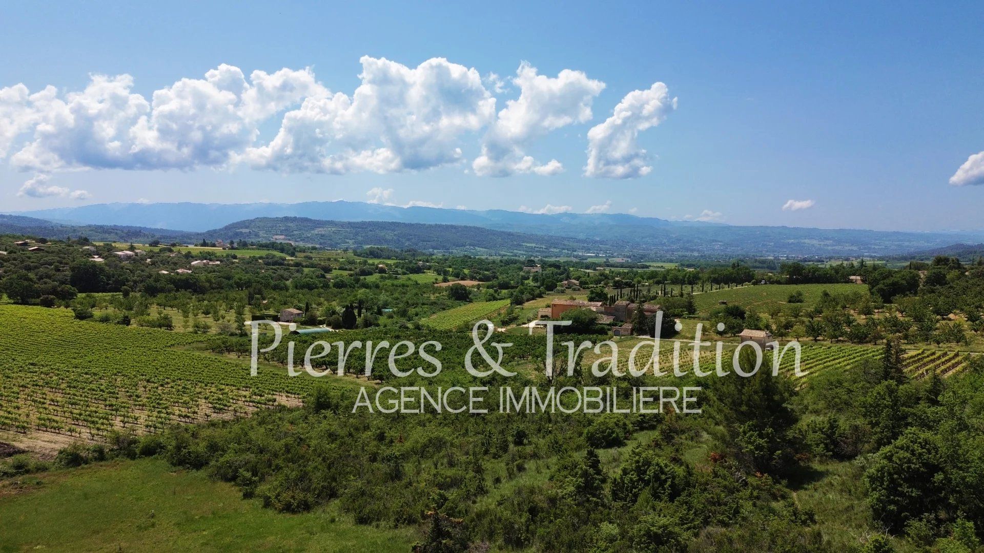 casa no Saint-Saturnin-lès-Apt, Provença-Alpes-Costa Azul 12477558