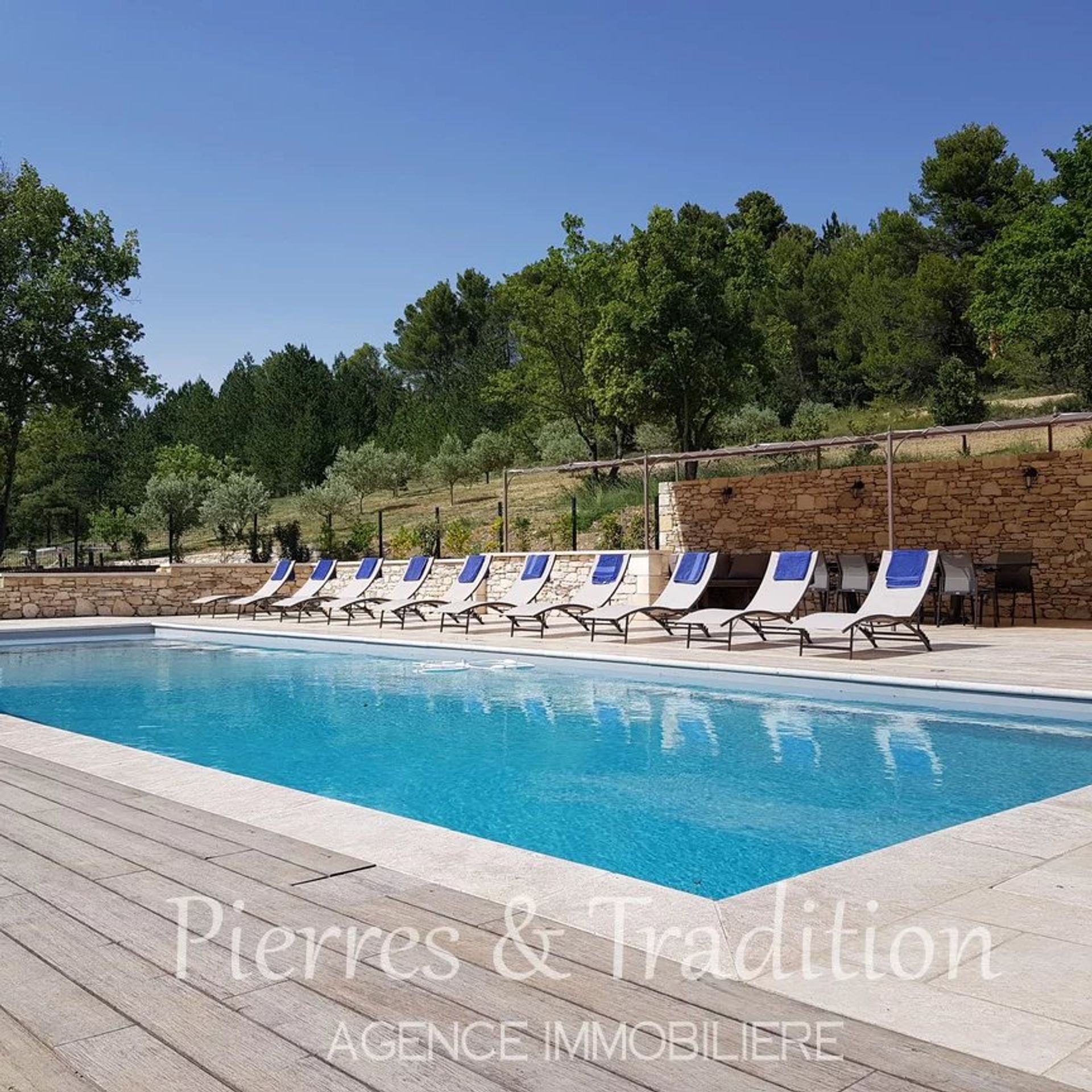 Casa nel Saint-Martin-de-Castillon, Vaucluse 12477561