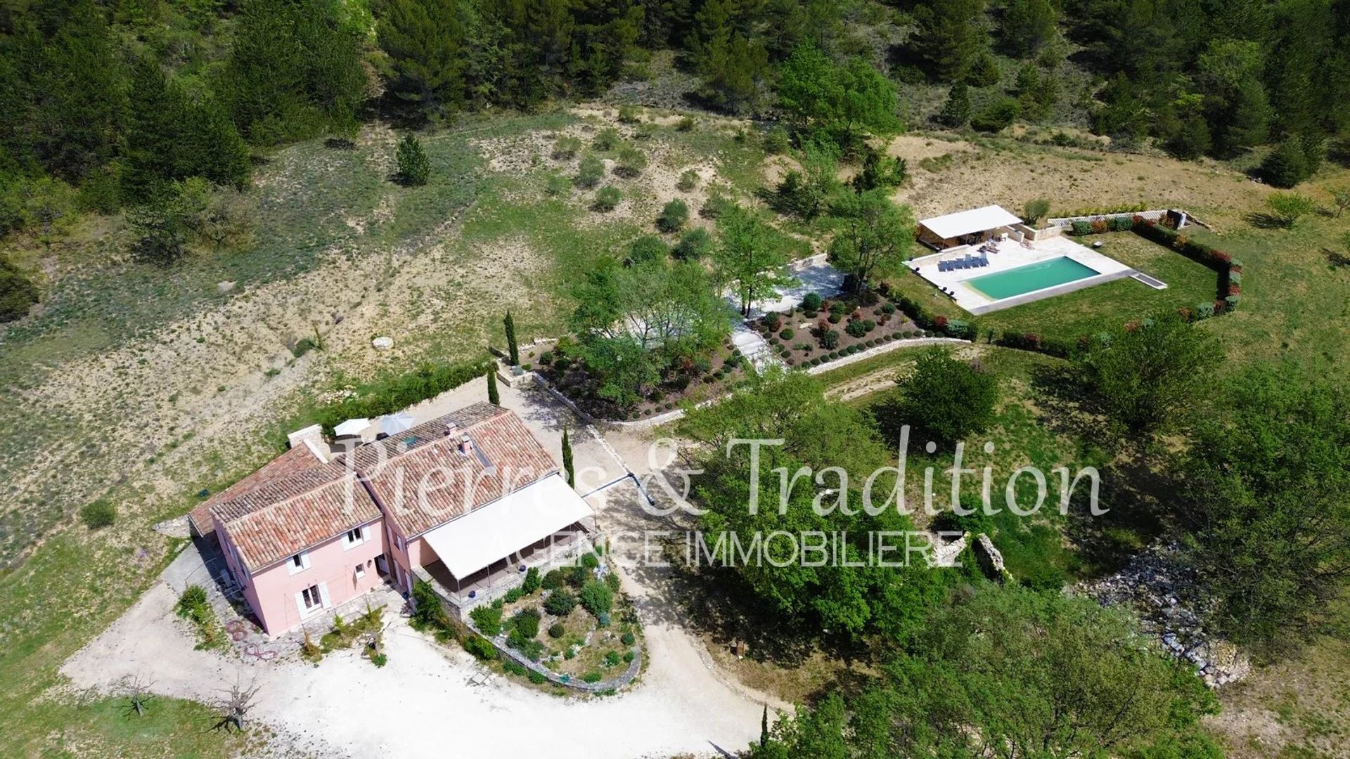 House in Paradou, Provence-Alpes-Cote d'Azur 12477561