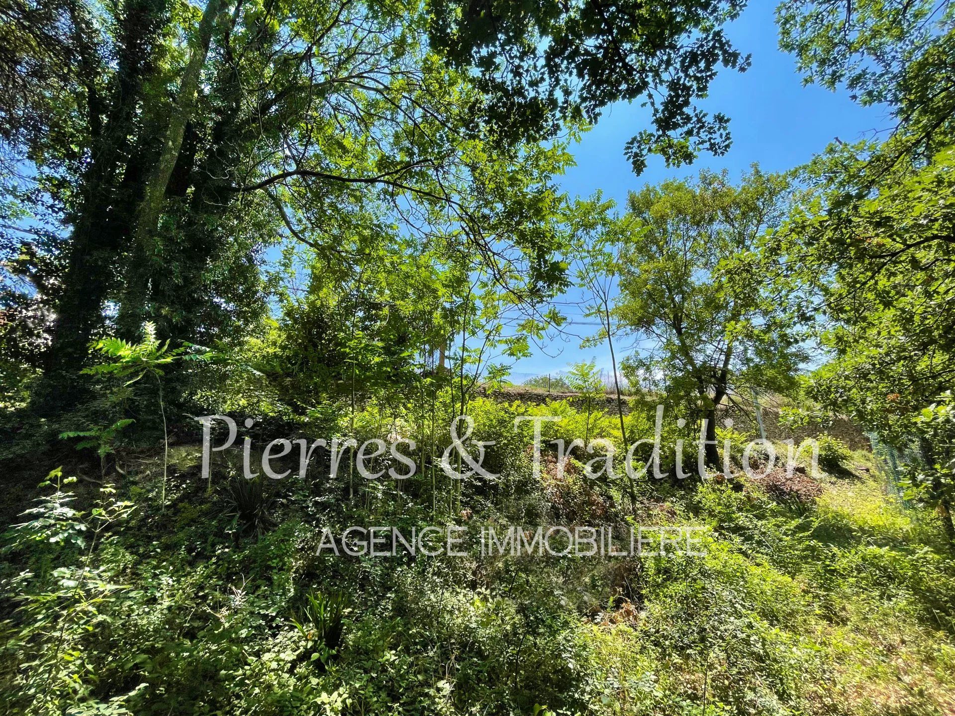 Land i Apt, Vaucluse 12477568