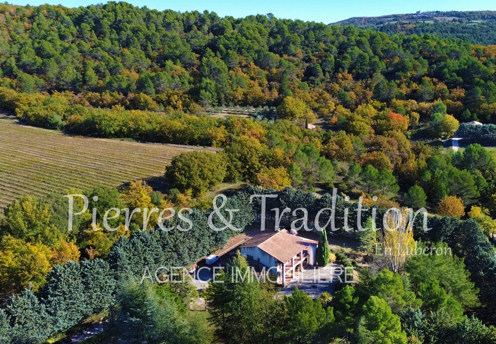 Talo sisään Saignon, Provence-Alpes-Cote d'Azur 12477578