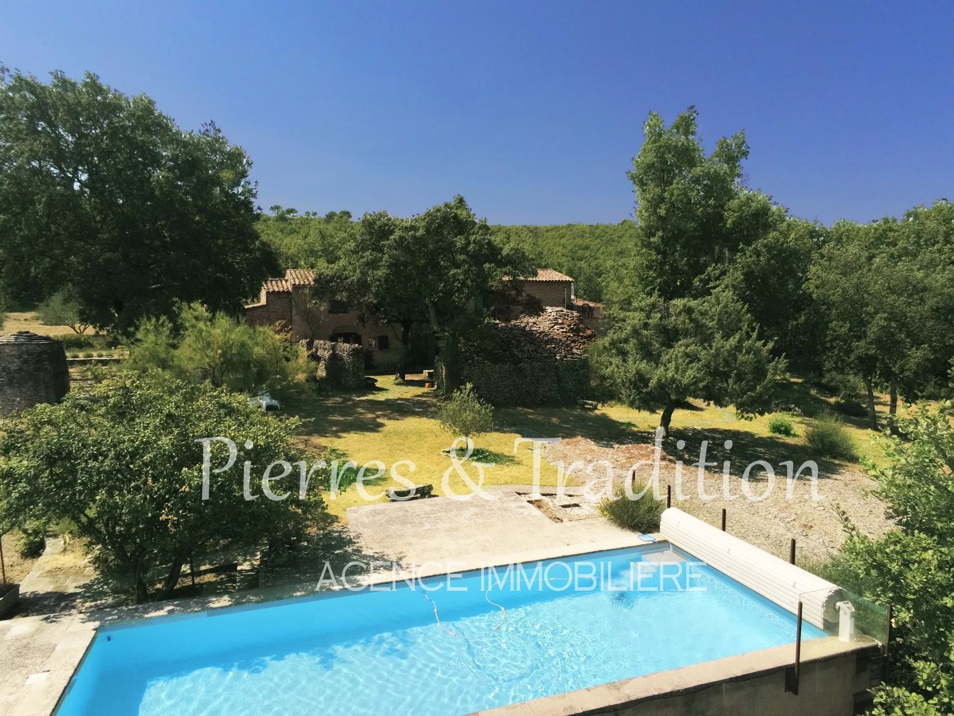 Hus i Bonnieux, Provence-Alpes-Cote d'Azur 12477593