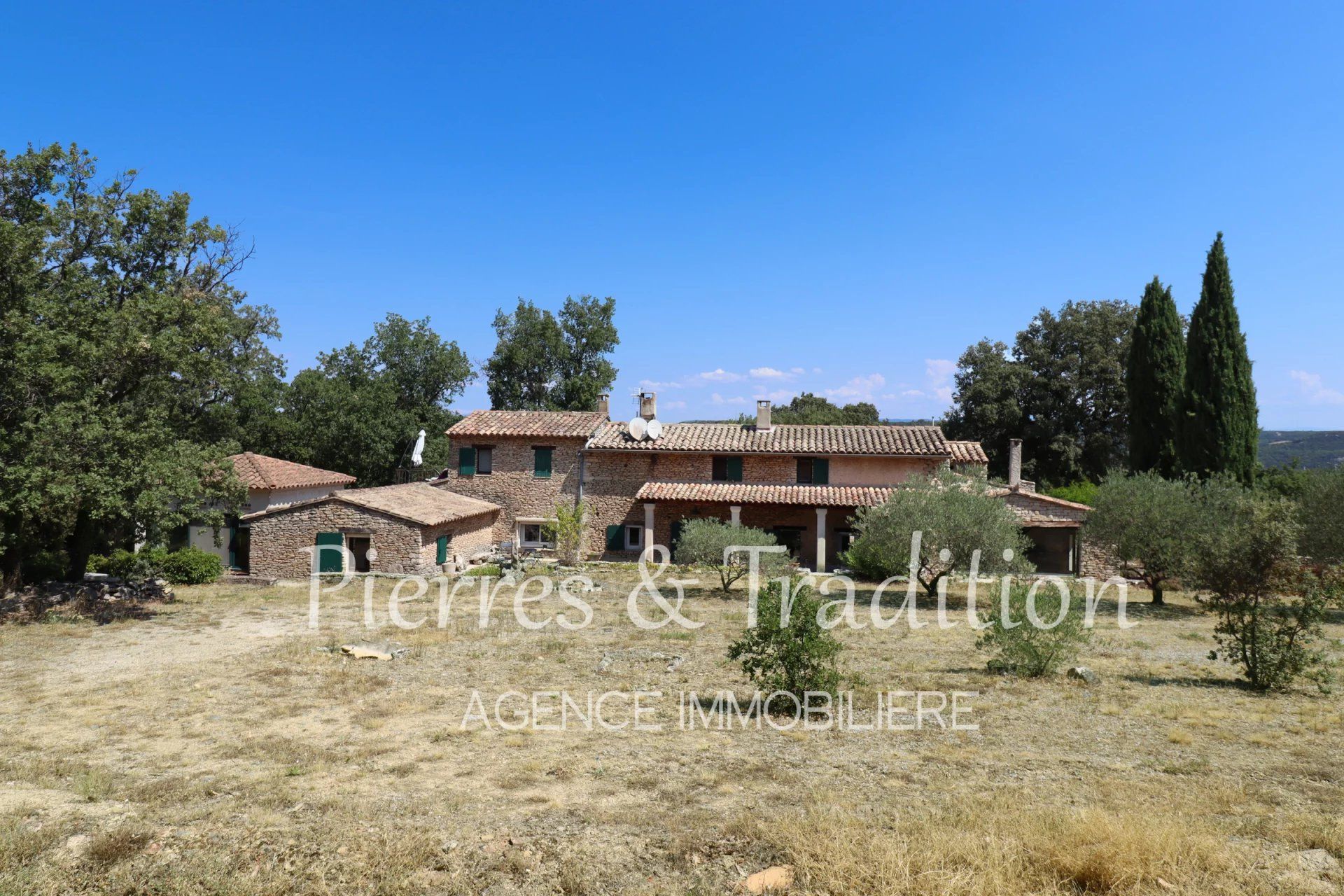 Hus i Bonnieux, Provence-Alpes-Cote d'Azur 12477593