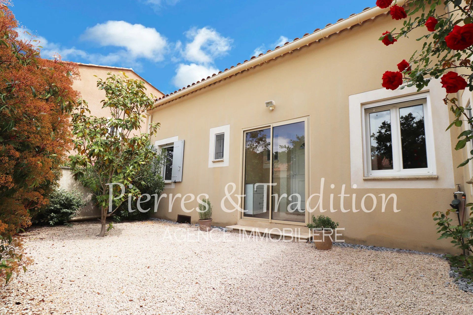 Talo sisään Saint-Saturnin-lès-Apt, Vaucluse 12477597