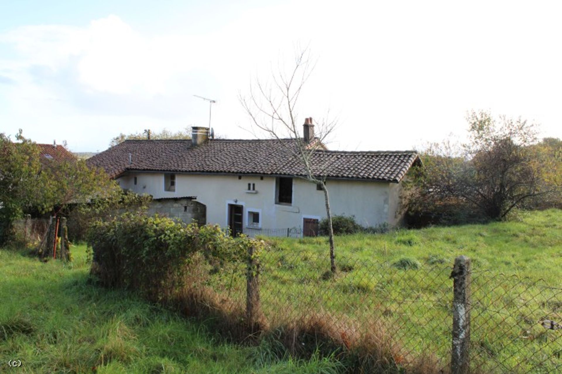 casa en Civray, Nouvelle-Aquitaine 12479495