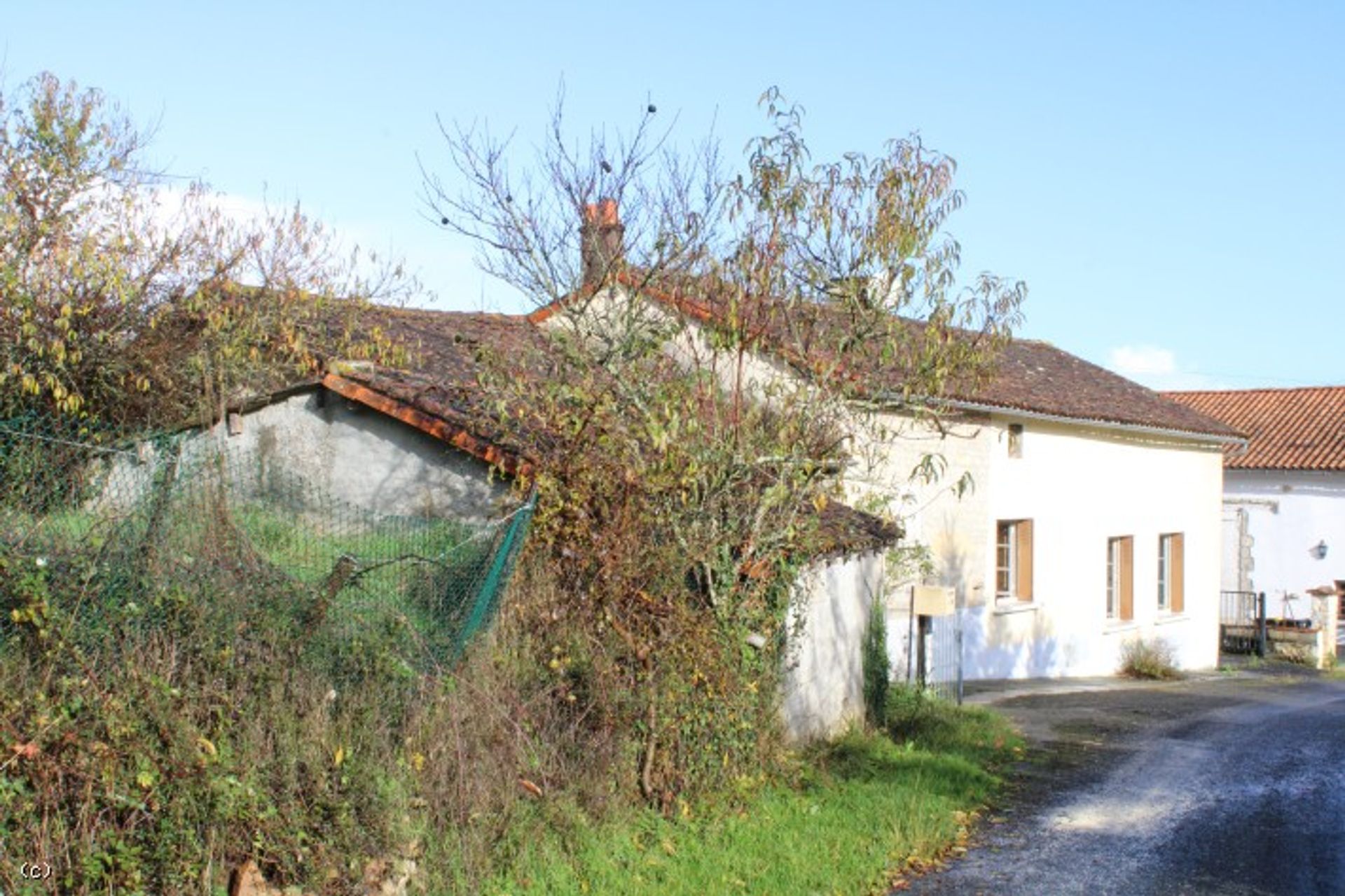 Talo sisään Civray, Nouvelle-Aquitaine 12479495