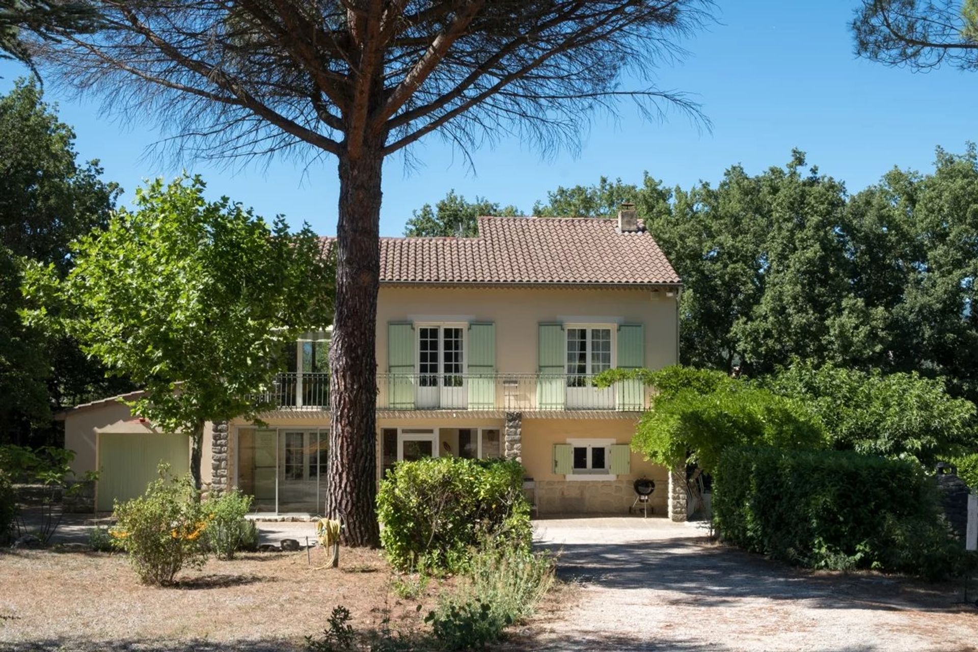 Talo sisään Apt, Provence-Alpes-Cote d'Azur 12480763