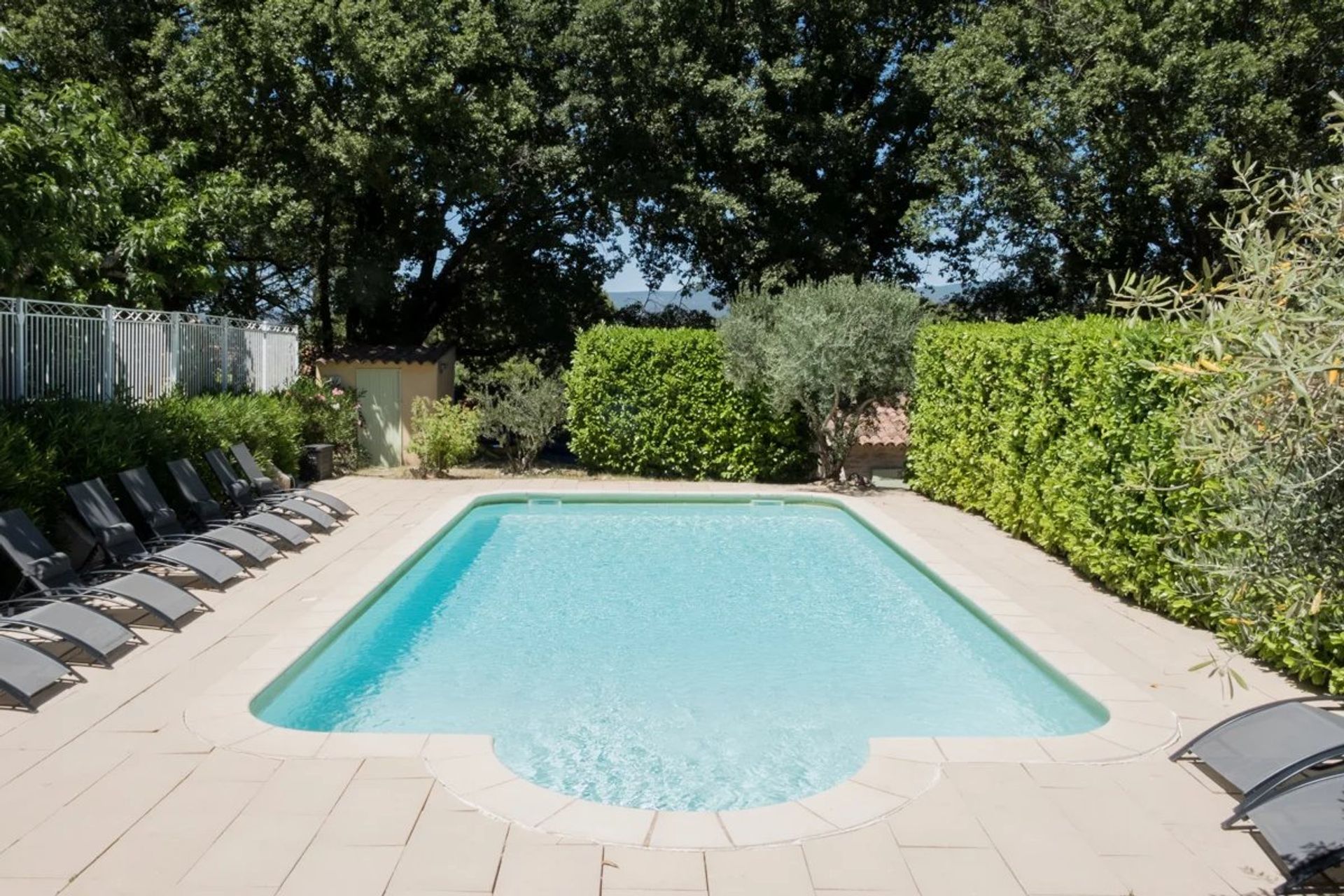 Talo sisään Apt, Provence-Alpes-Cote d'Azur 12480763