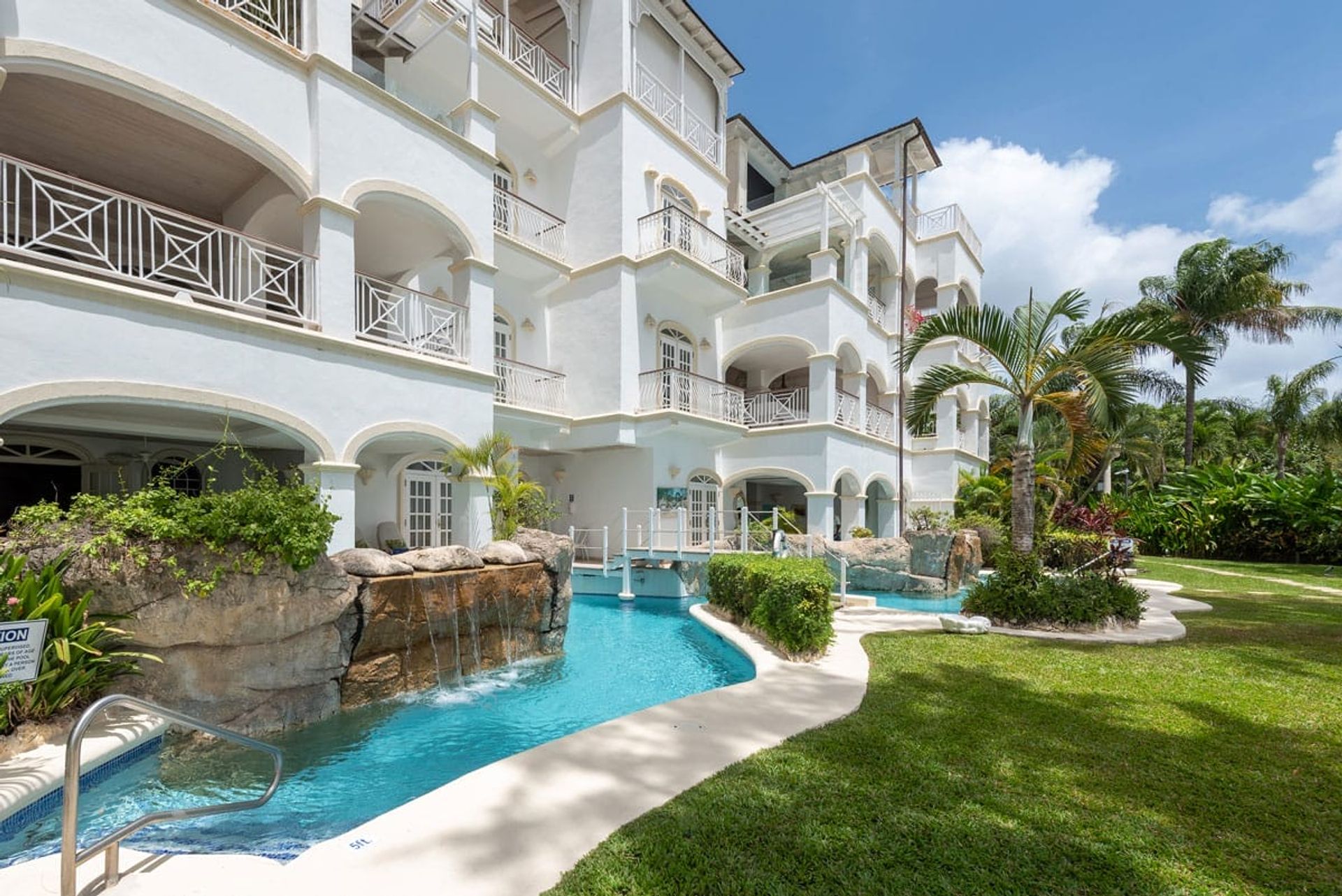 Condominium in Holders Hill, Saint James 12480991