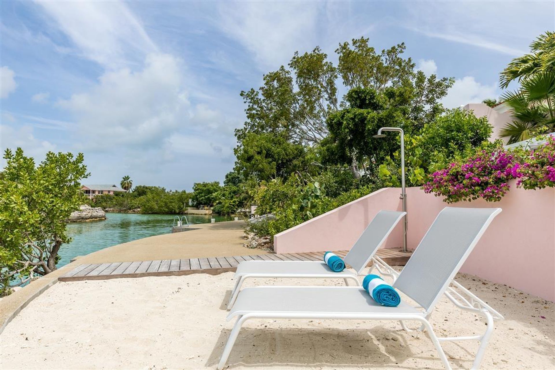 House in Cooper Jack Bay Settlement, Caicos Islands 12480999