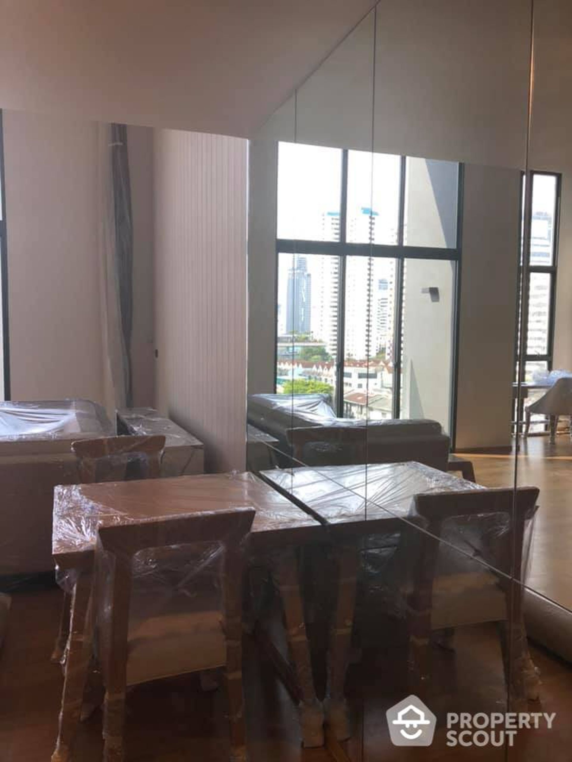 Condominium in Watthana, Krung Thep Maha Nakhon 12481462