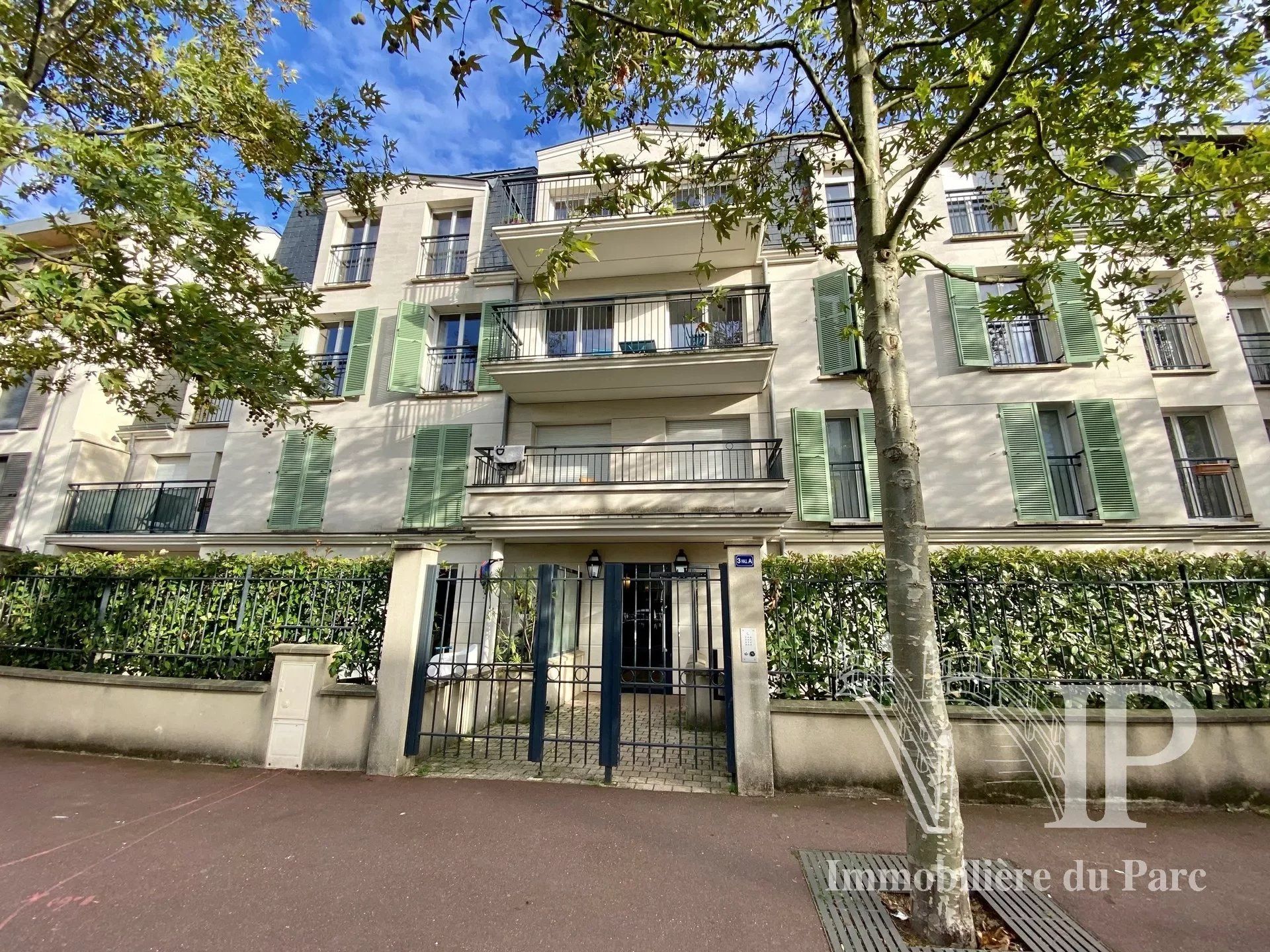 Condominio en Chatou, Yvelines 12482402