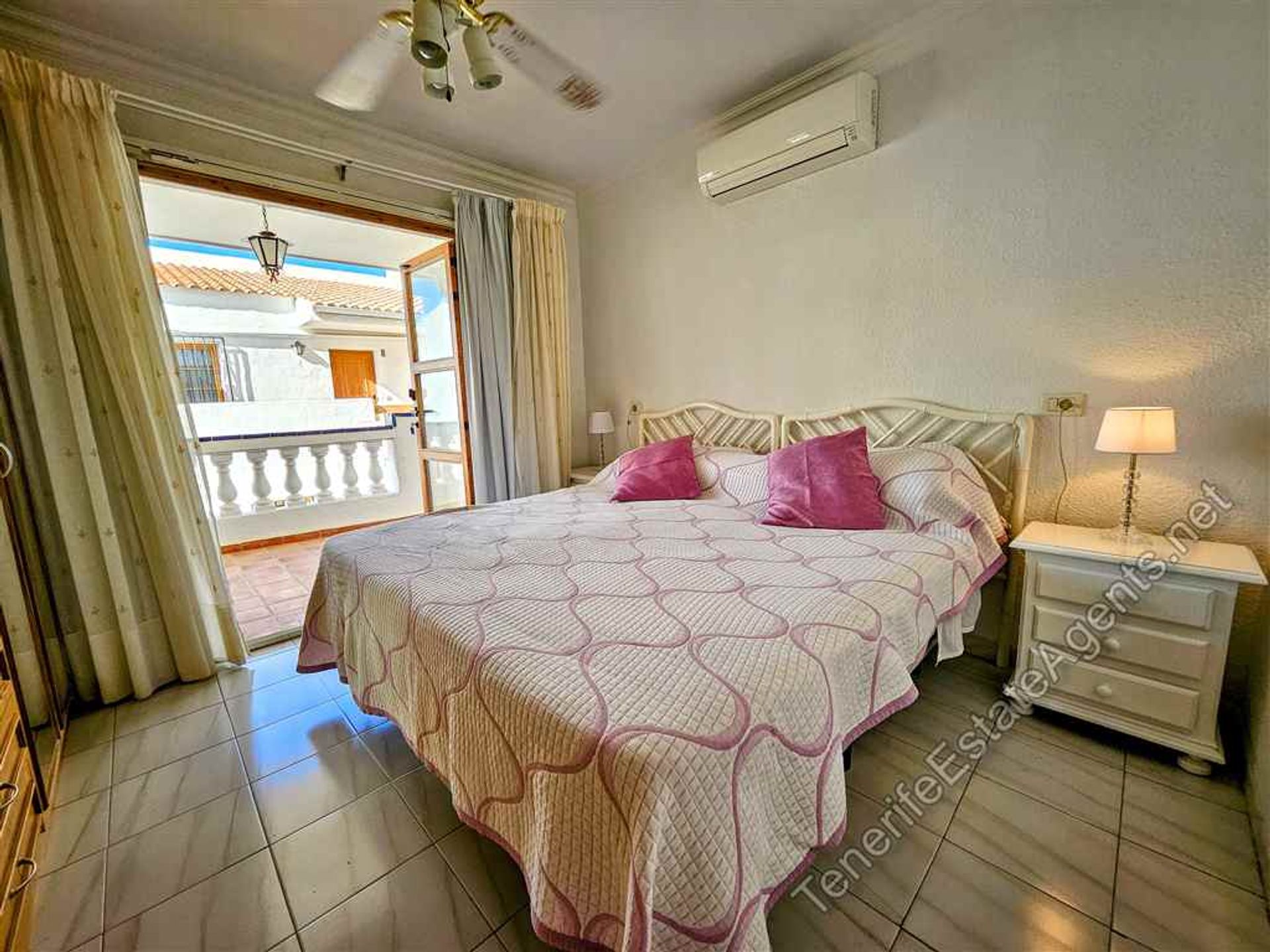 Condominium dans Los Cristianos, Canary Islands 12482432