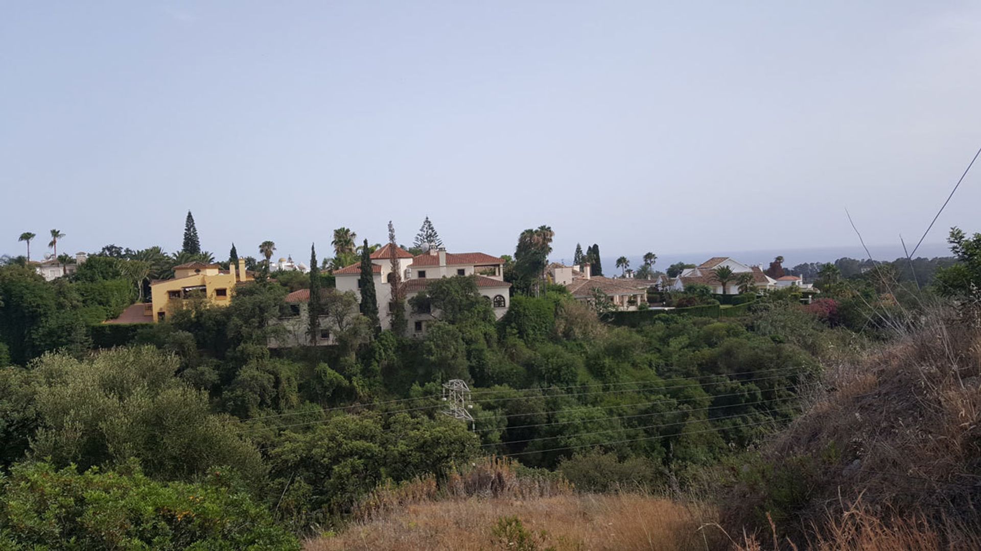 Land in Marbella, Andalucía 12482746