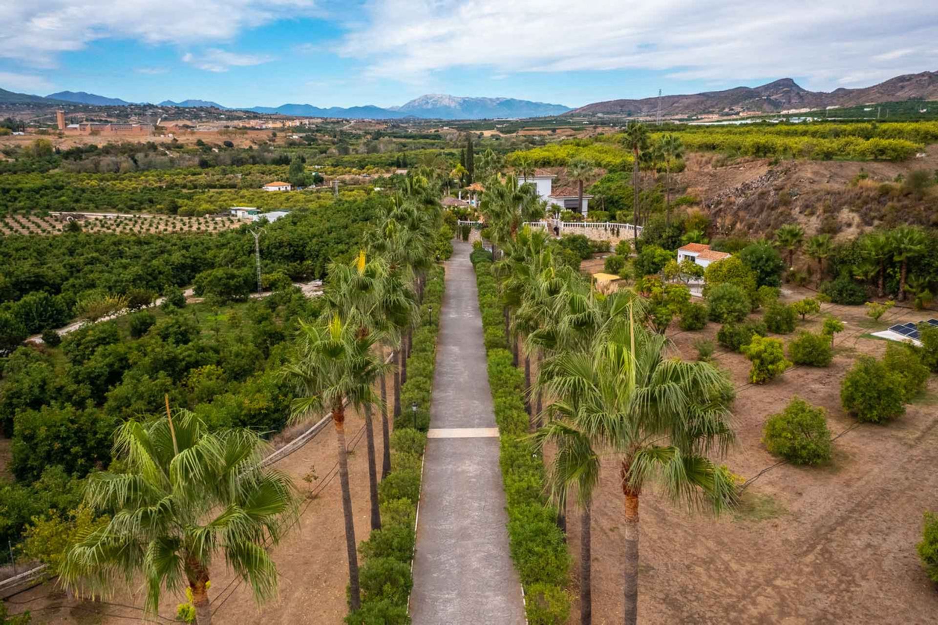 Rumah di Alhaurín de la Torre, Andalusia 12482764