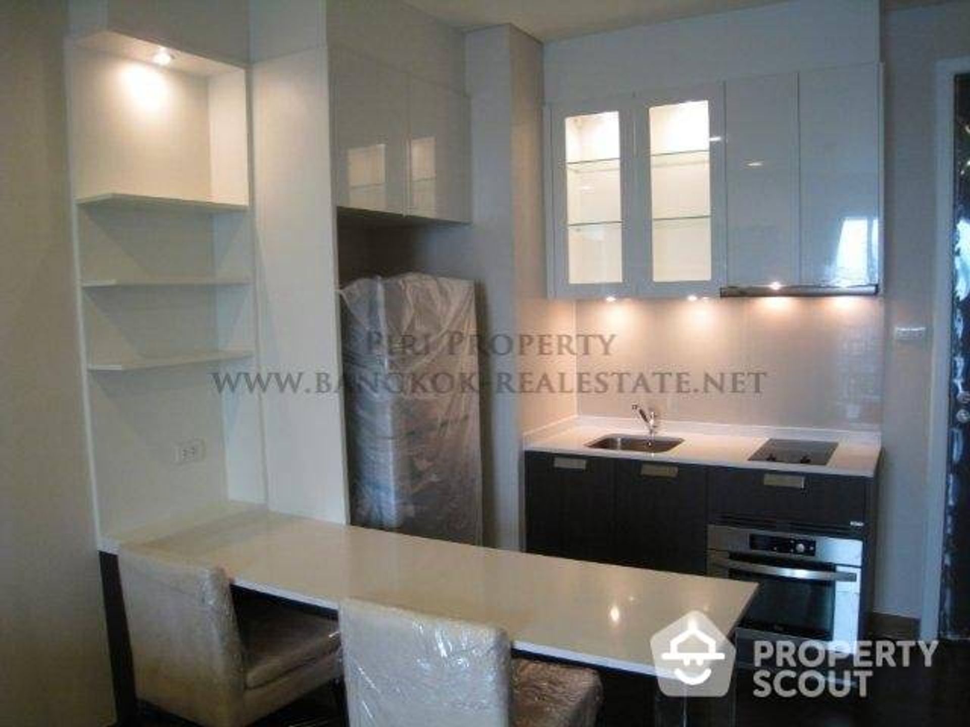 Condominium in Watthana, Krung Thep Maha Nakhon 12484733