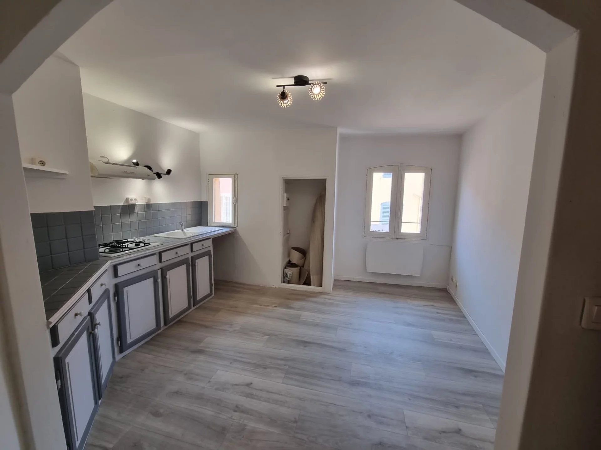 Condominium dans Cotignac, Provence-Alpes-Cote d'Azur 12485365