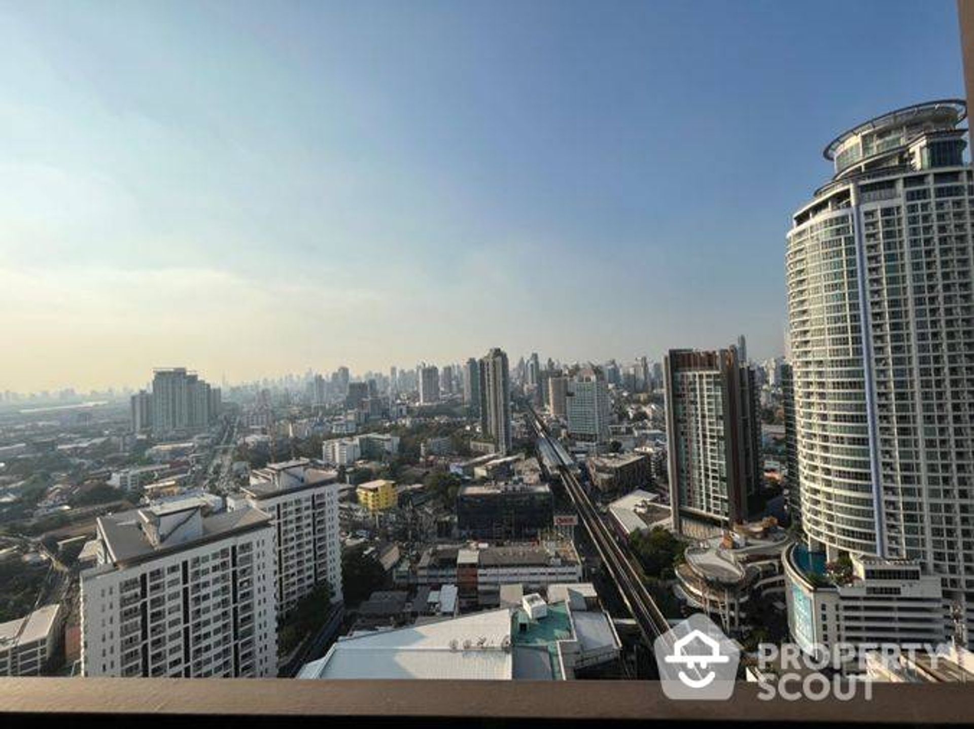 Condominium in Phra Khanong, Krung Thep Maha Nakhon 12486161