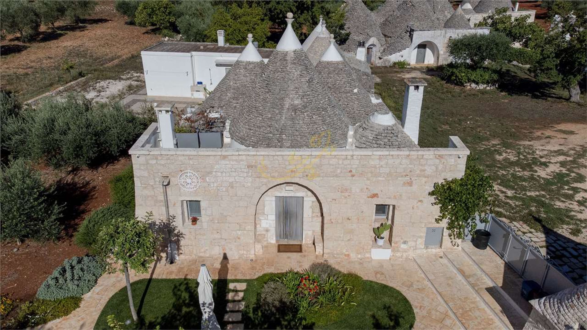 Land in , Apulia 12486807