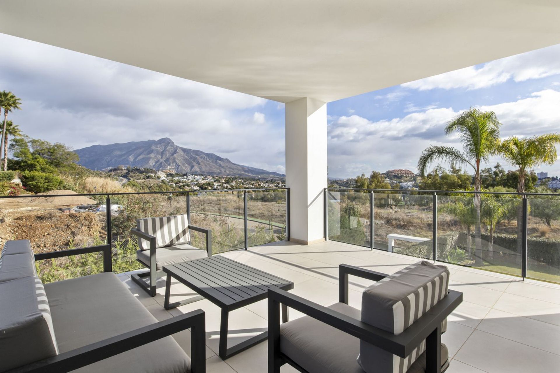 House in Benahavís, Andalucía 12486973