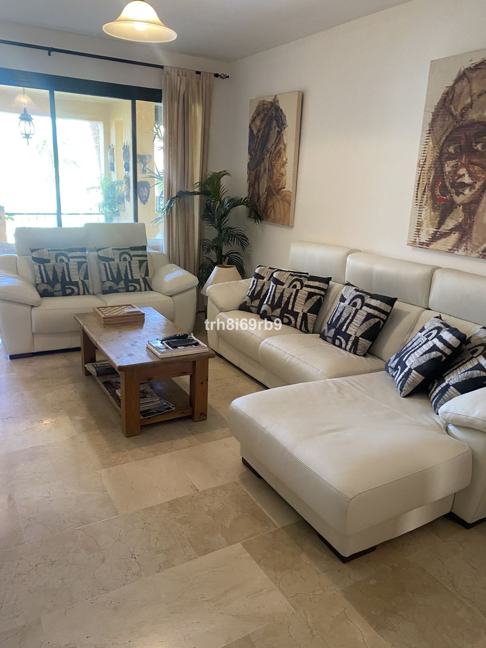 Condominium in Marbella, Andalucía 12487701