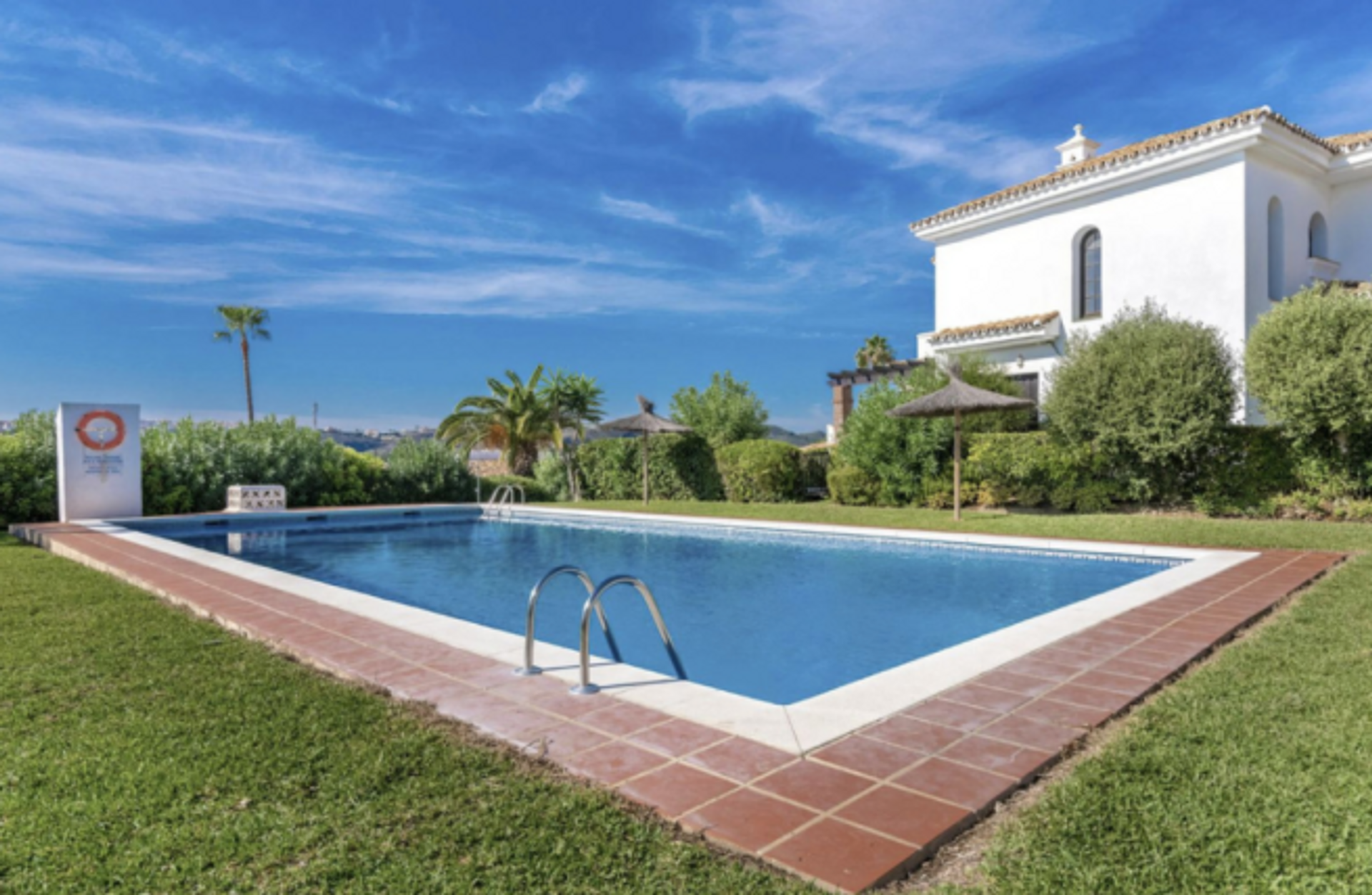 Casa nel Puerto de la Duquesa, Andalusia 12489932