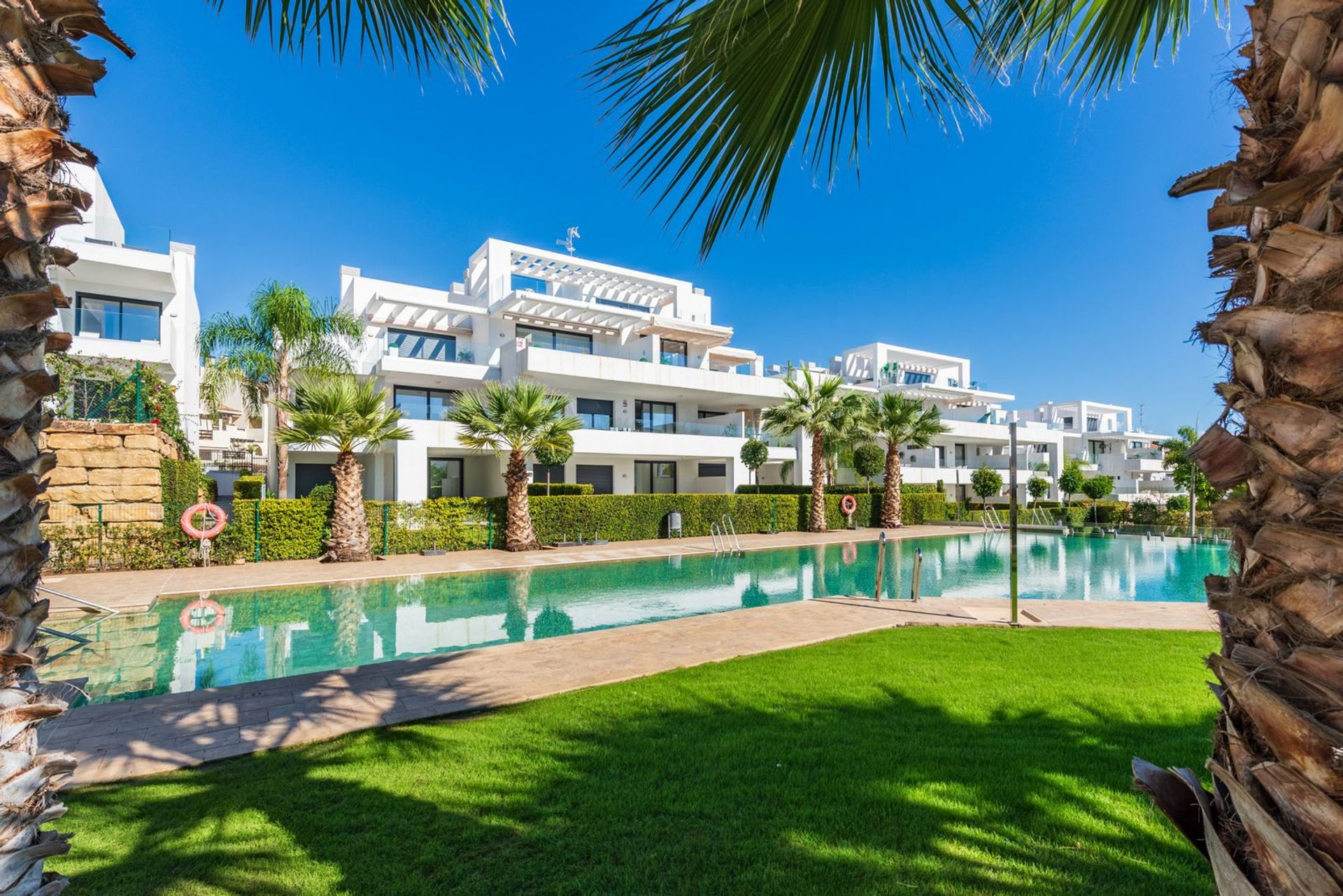 Condominium in Estepona, Andalusia 12489985