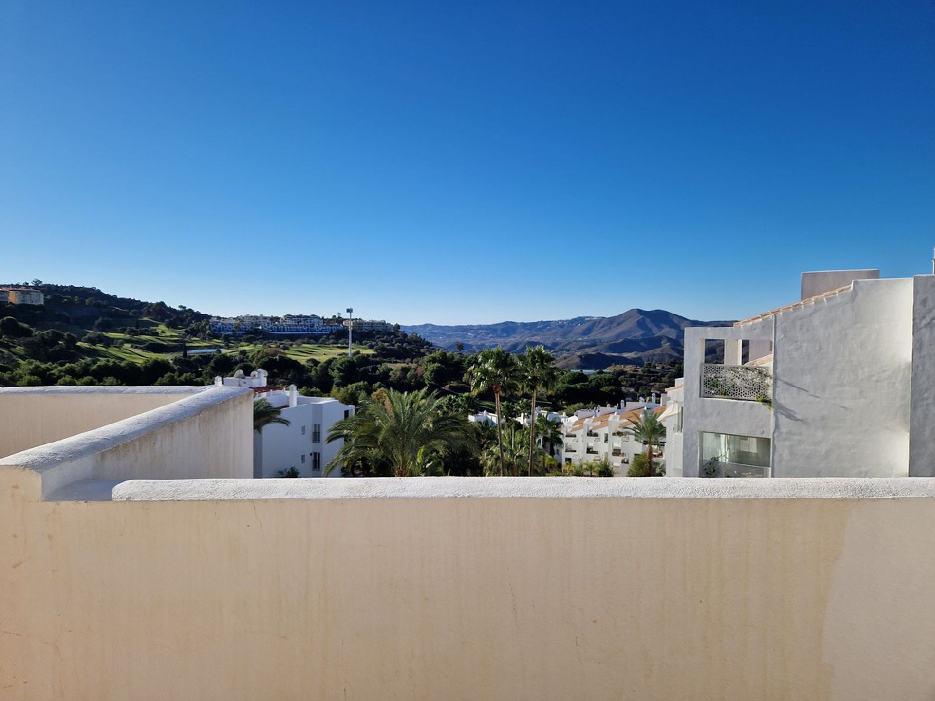 Condominium in Alhaurín el Grande, Andalusia 12490514