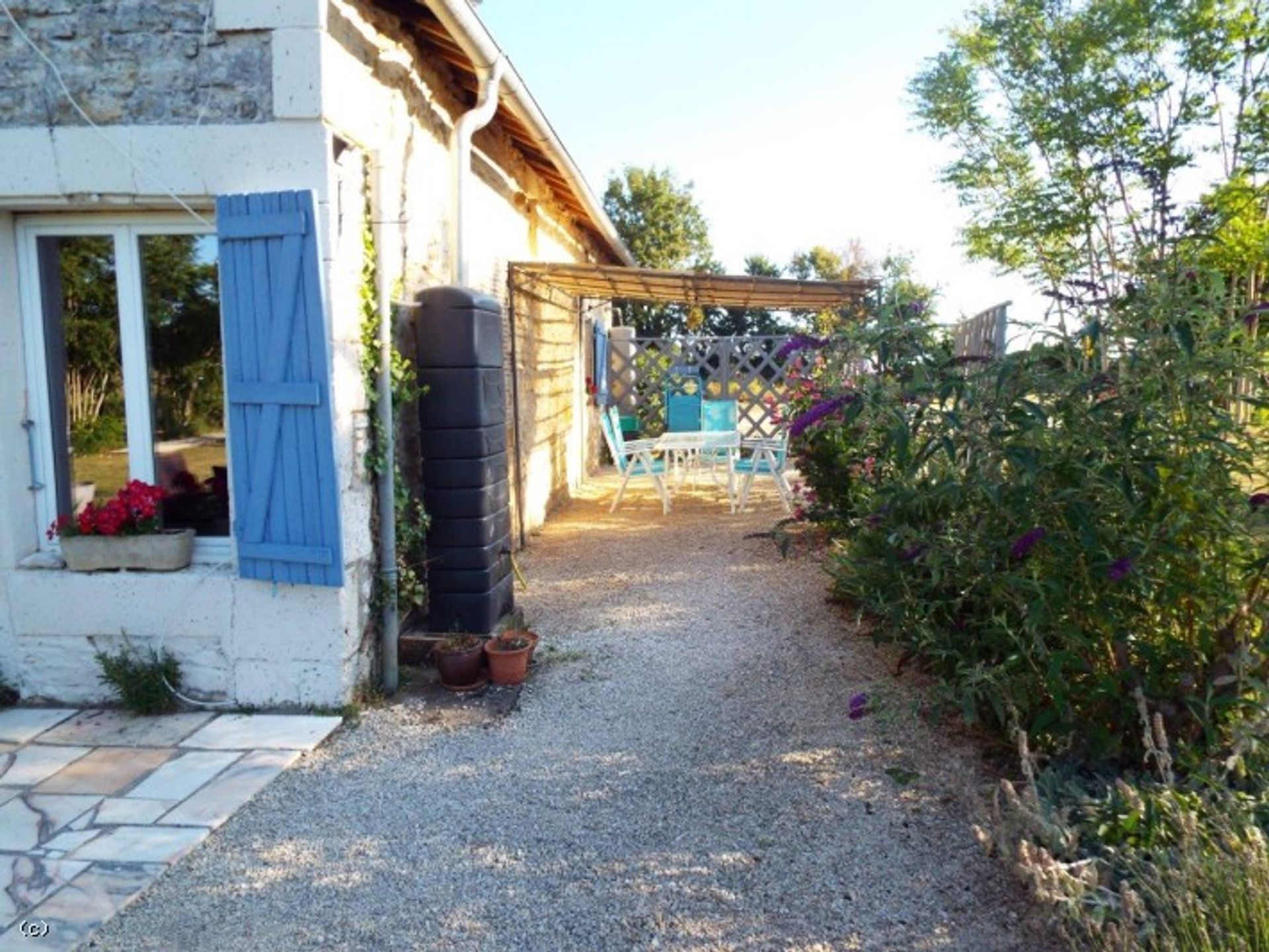 σπίτι σε Verteuil-sur-Charente, Nouvelle-Aquitaine 12492475