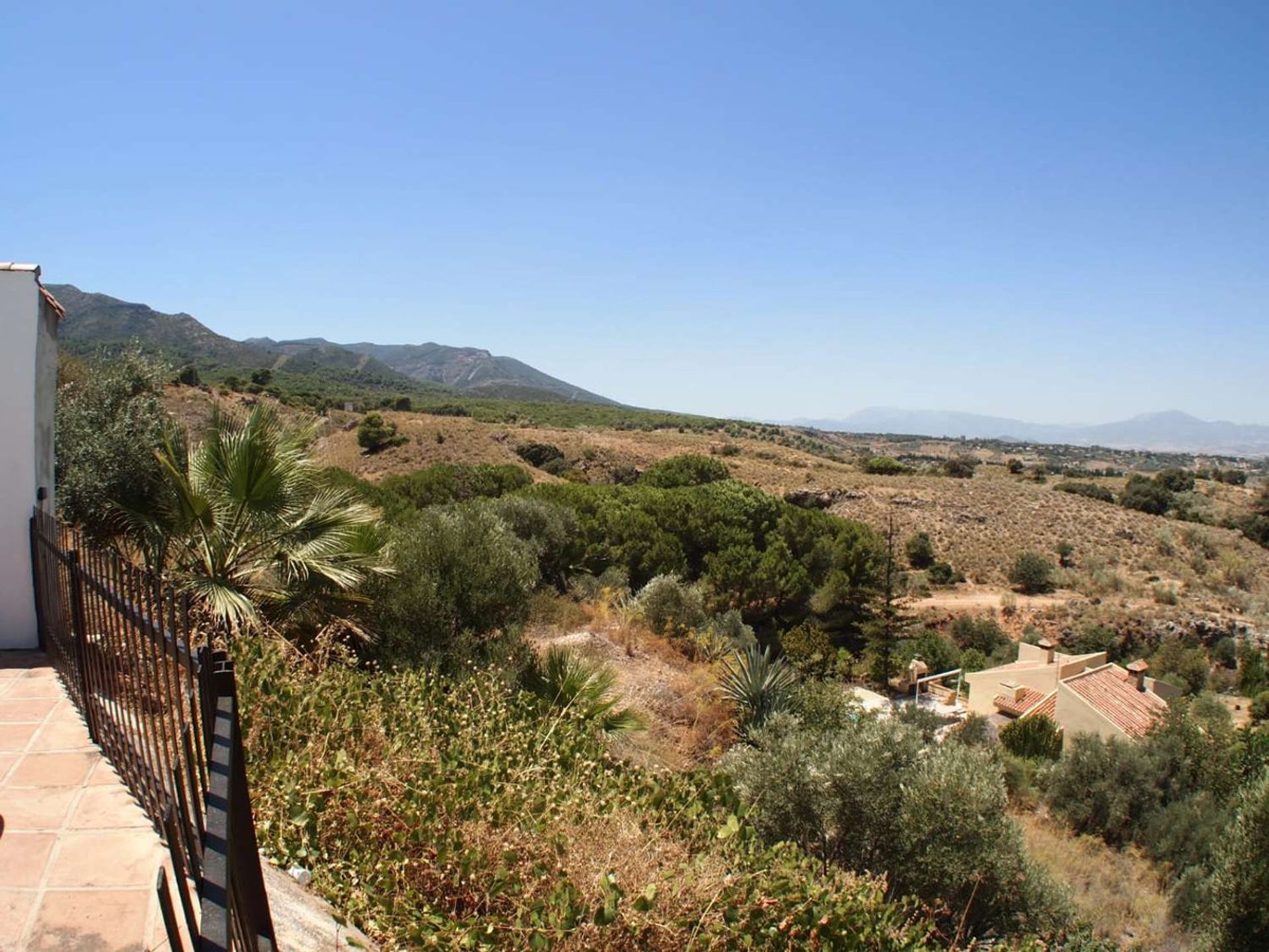 Rumah di Alhaurín de la Torre, Andalusia 12493031