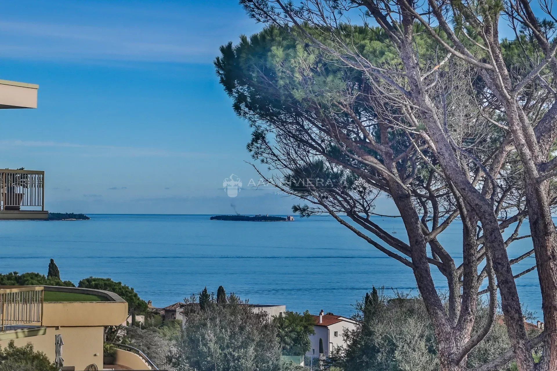 Residential in Mandelieu-la-Napoule, Alpes-Maritimes 12493542